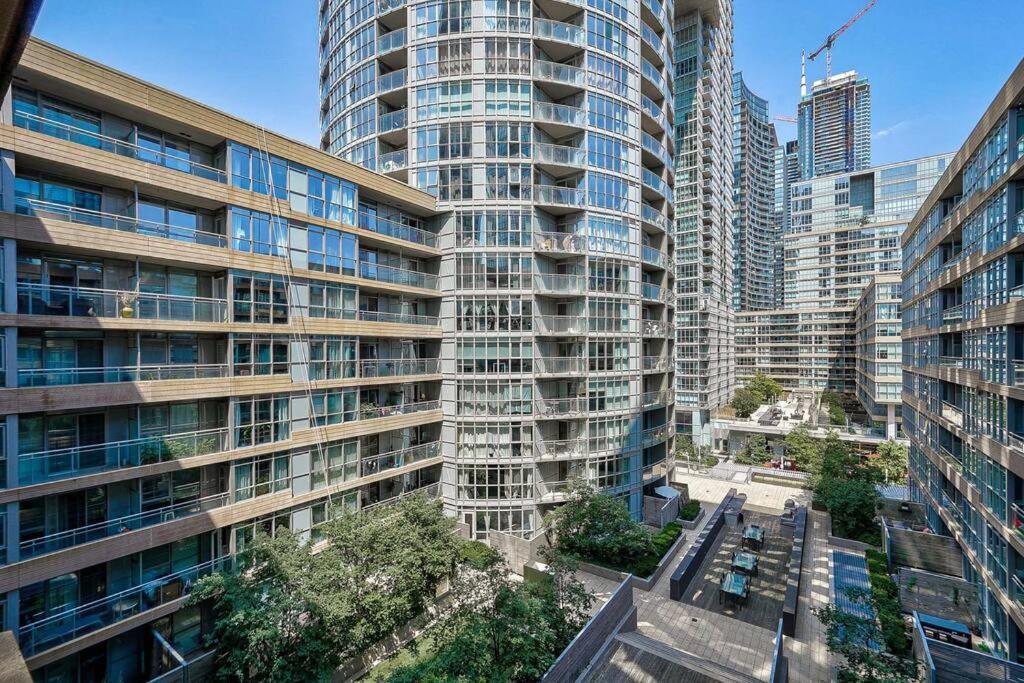 Designer 2br Downtown Condo, Rogers Center Apartment Toronto