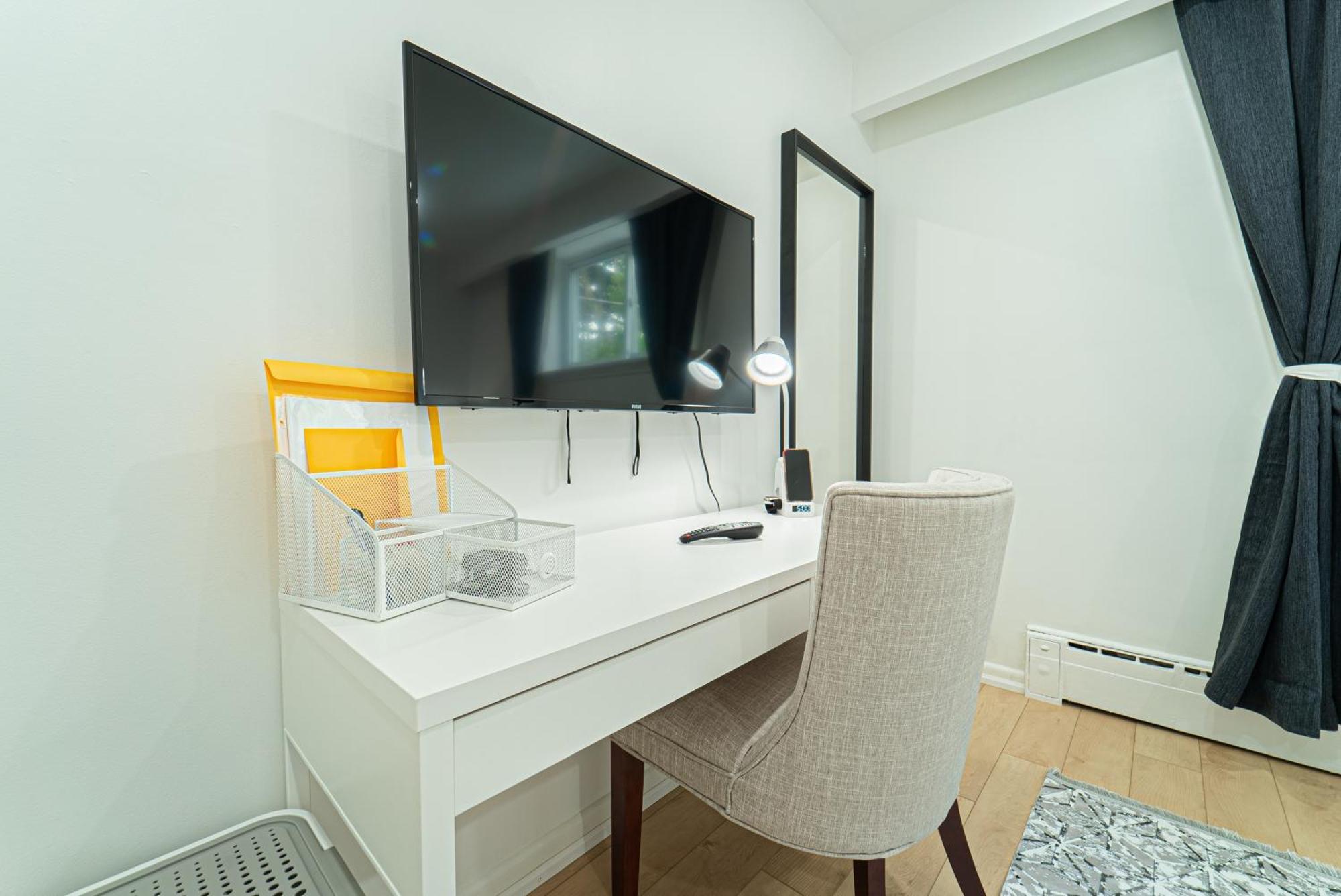 Privatunterkunft Quiet & Comfortable Double Private Room, Free Parking Toronto