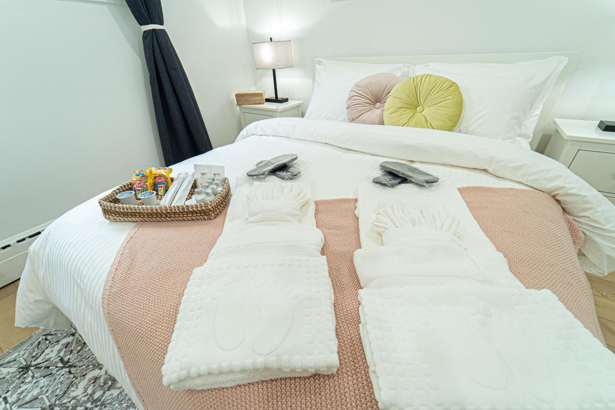 Privatunterkunft Quiet & Comfortable Double Private Room, Free Parking Toronto