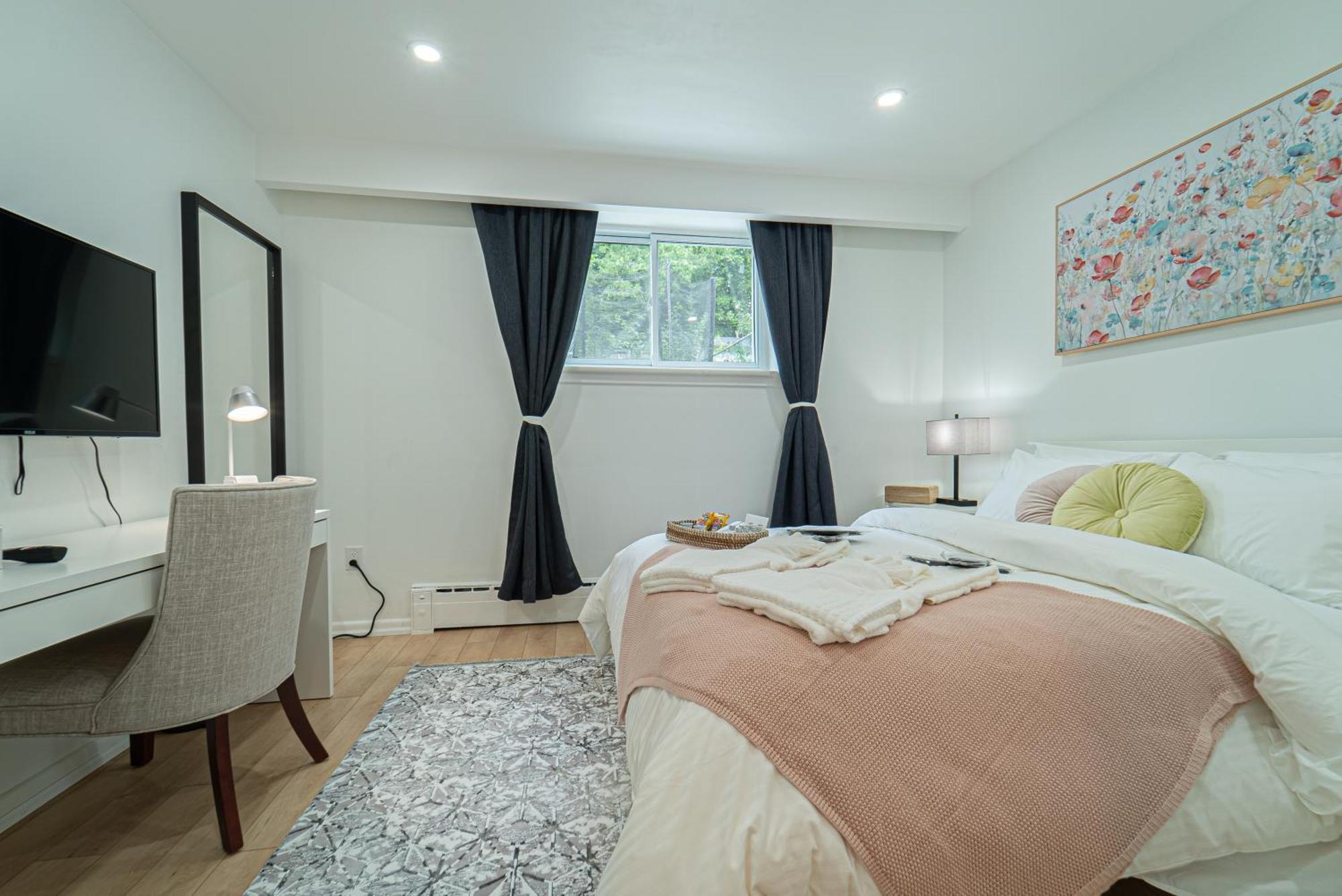 Quiet & Comfortable Double Private Room, Free Parking