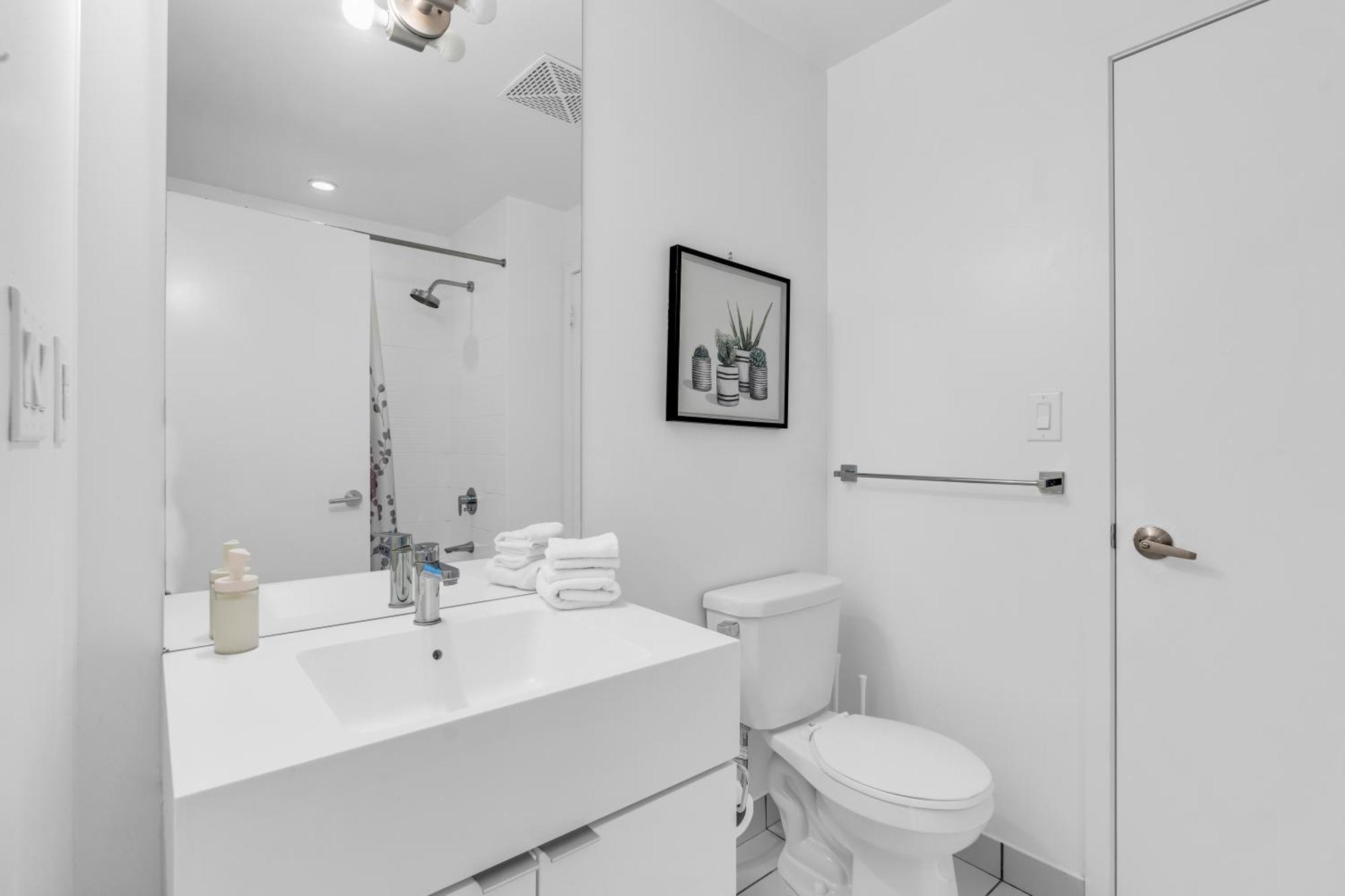 View - 1 Free Parking Apartment Toronto