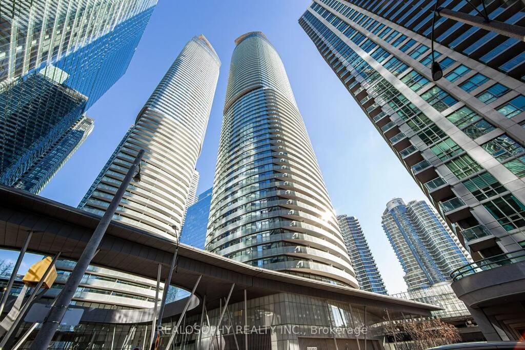Modern High Floor ,cn Tower, Scotiaarena Apartment *