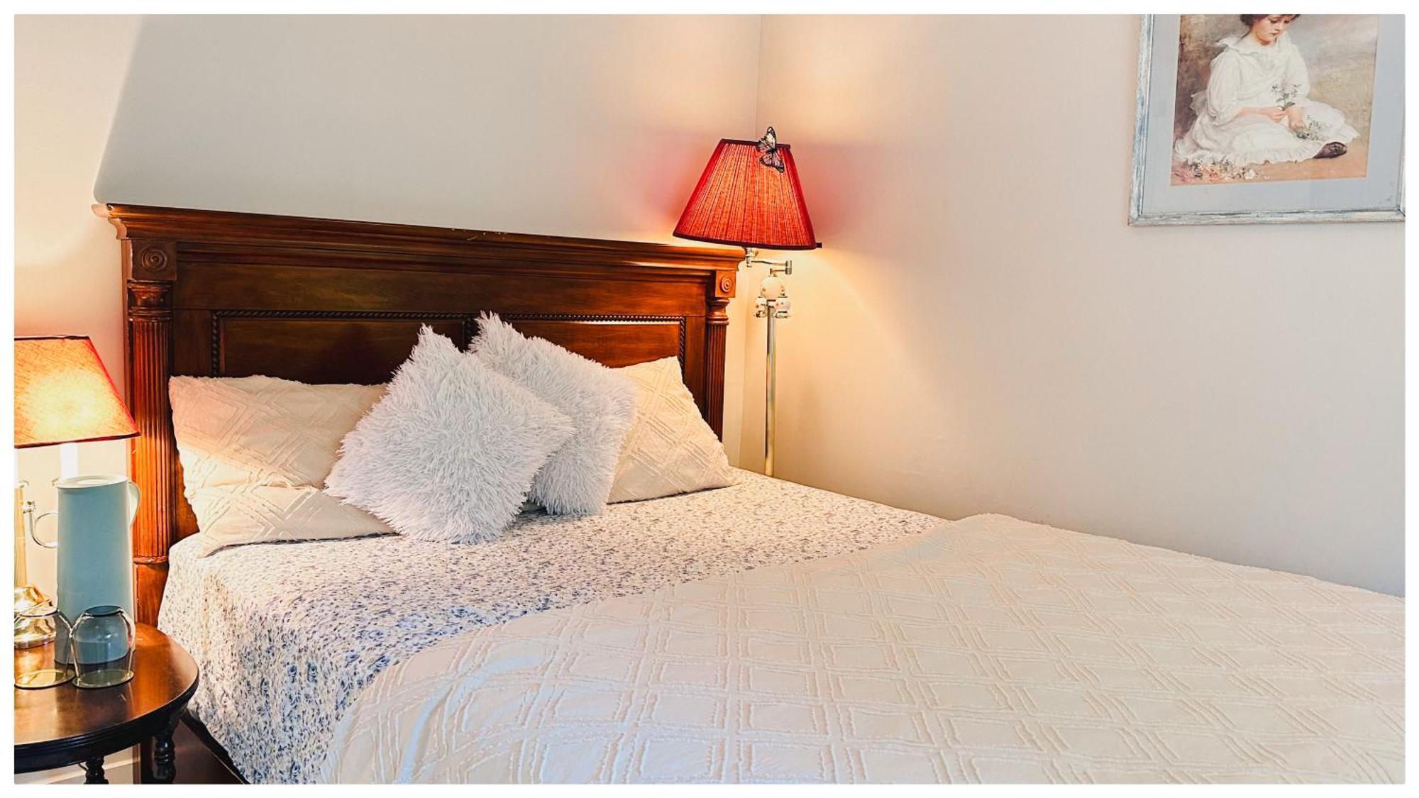 The - Private Cozy 1 Bhr On Main Floor Toronto