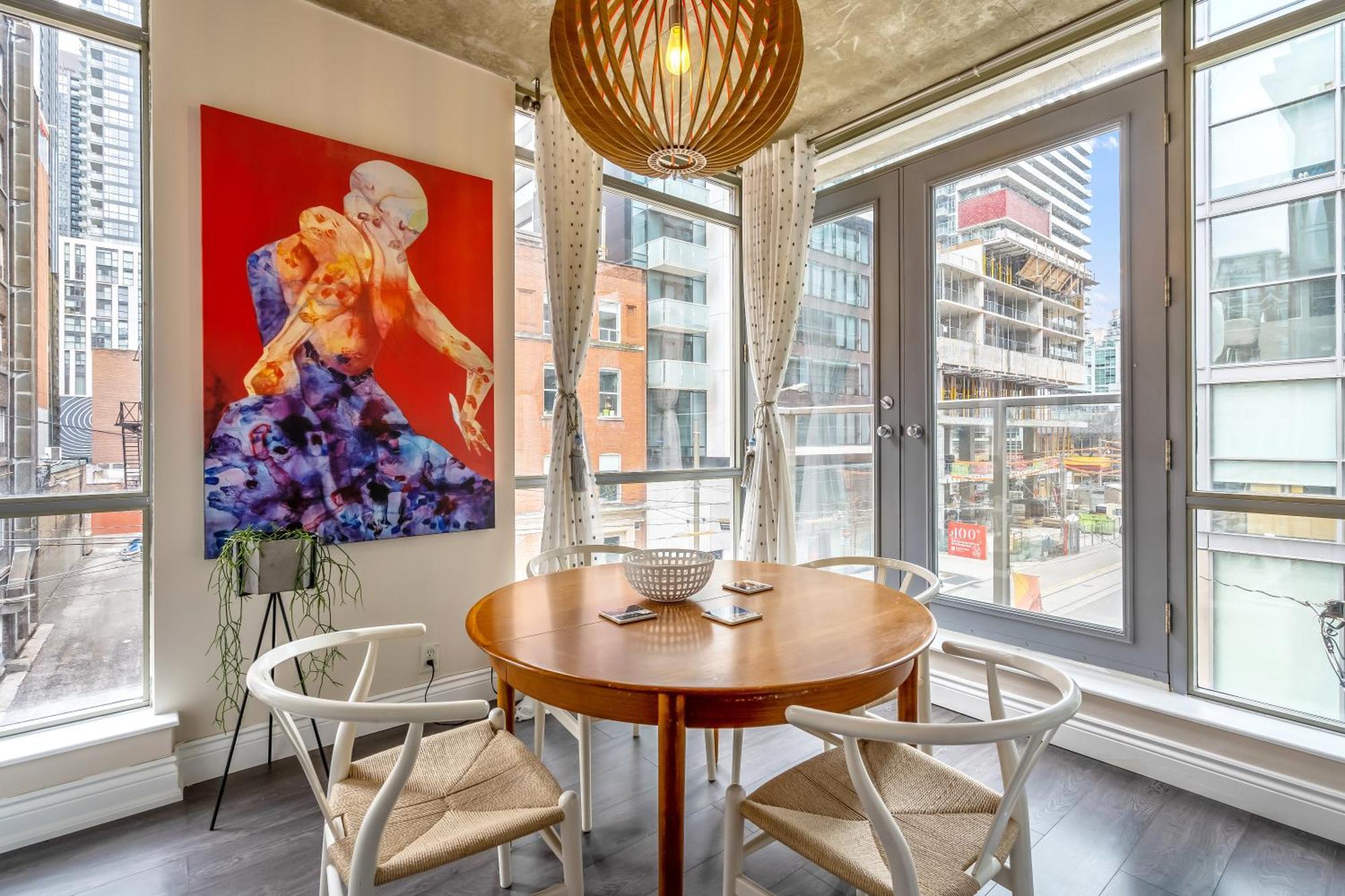 Apartment Spacious Corner Downtown *