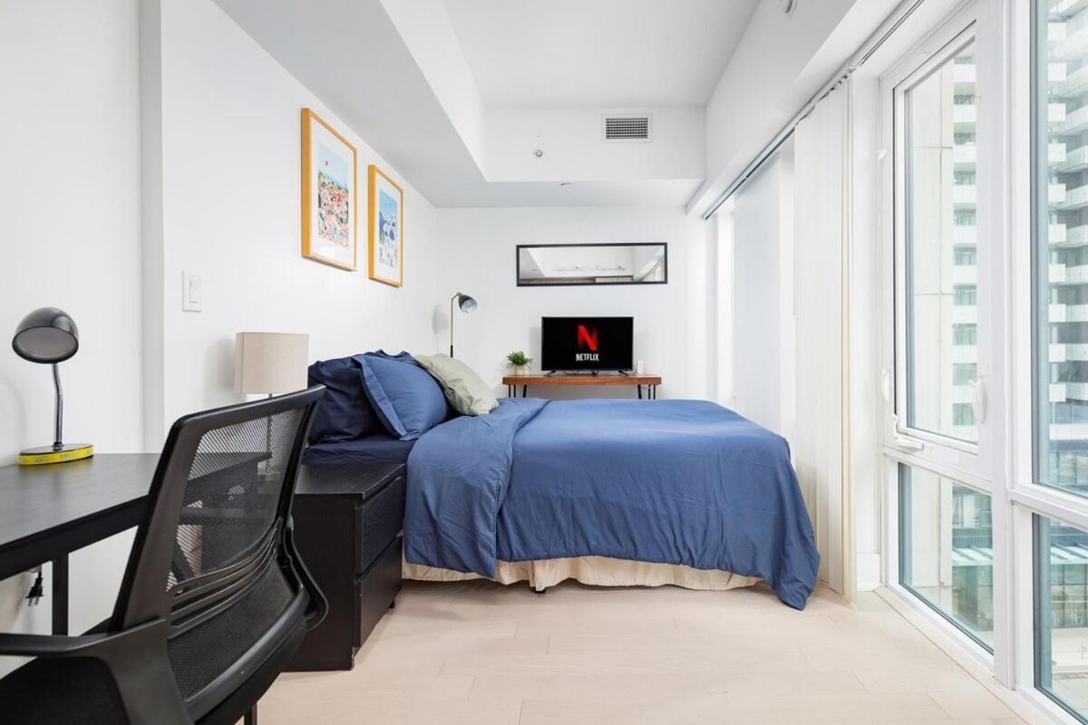 Modern Micro In Heart Of Downtown * Toronto