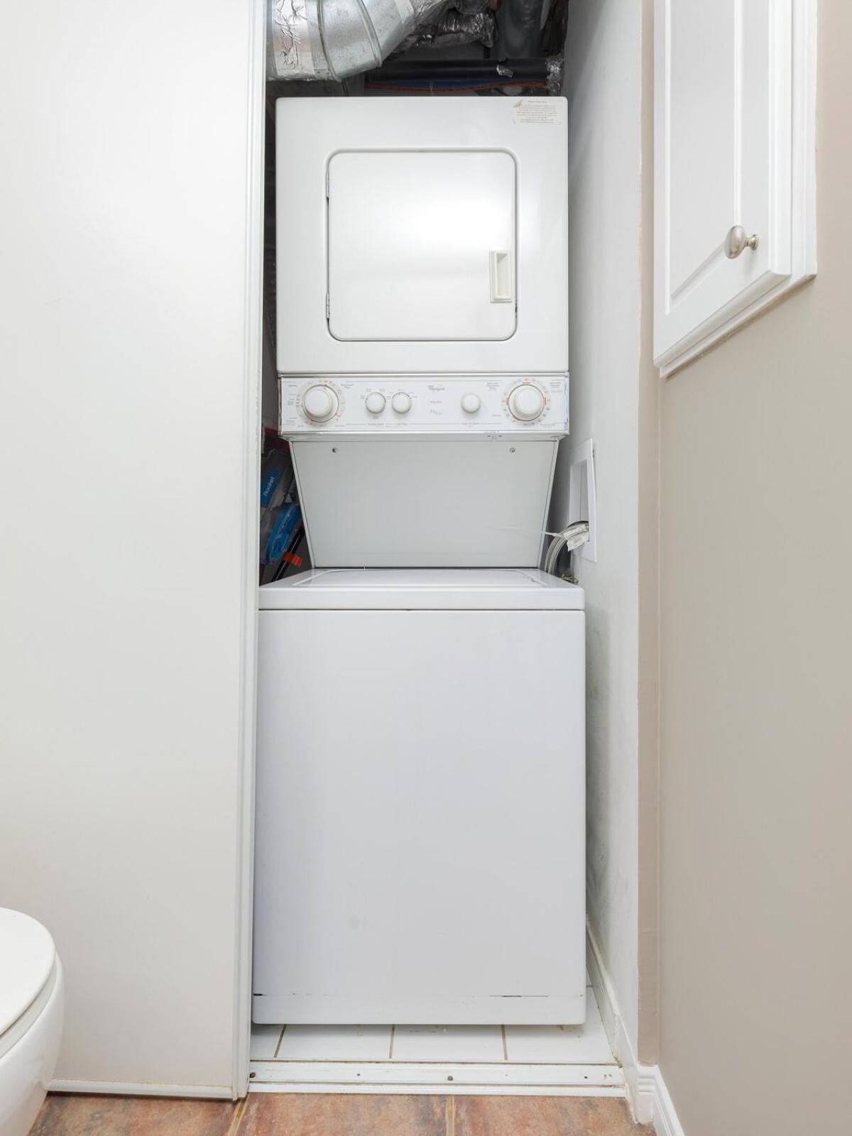 Comfy Liberty Village 1bd Steps From King St Holiday home Toronto