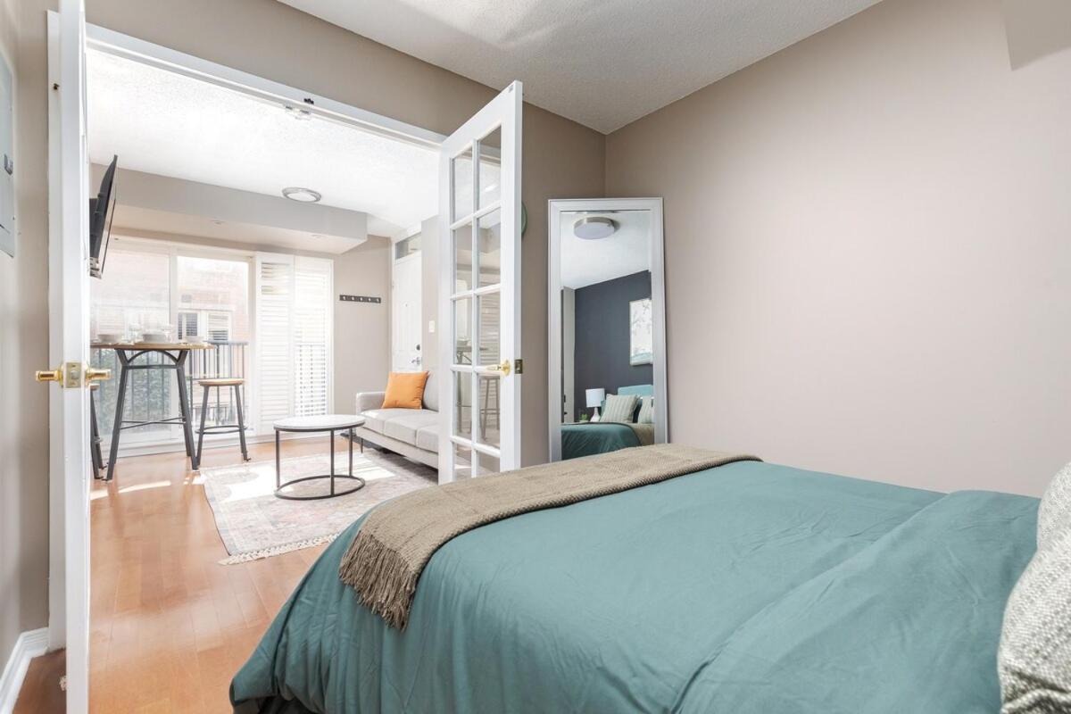 Comfy Liberty Village 1bd Steps From King St Toronto