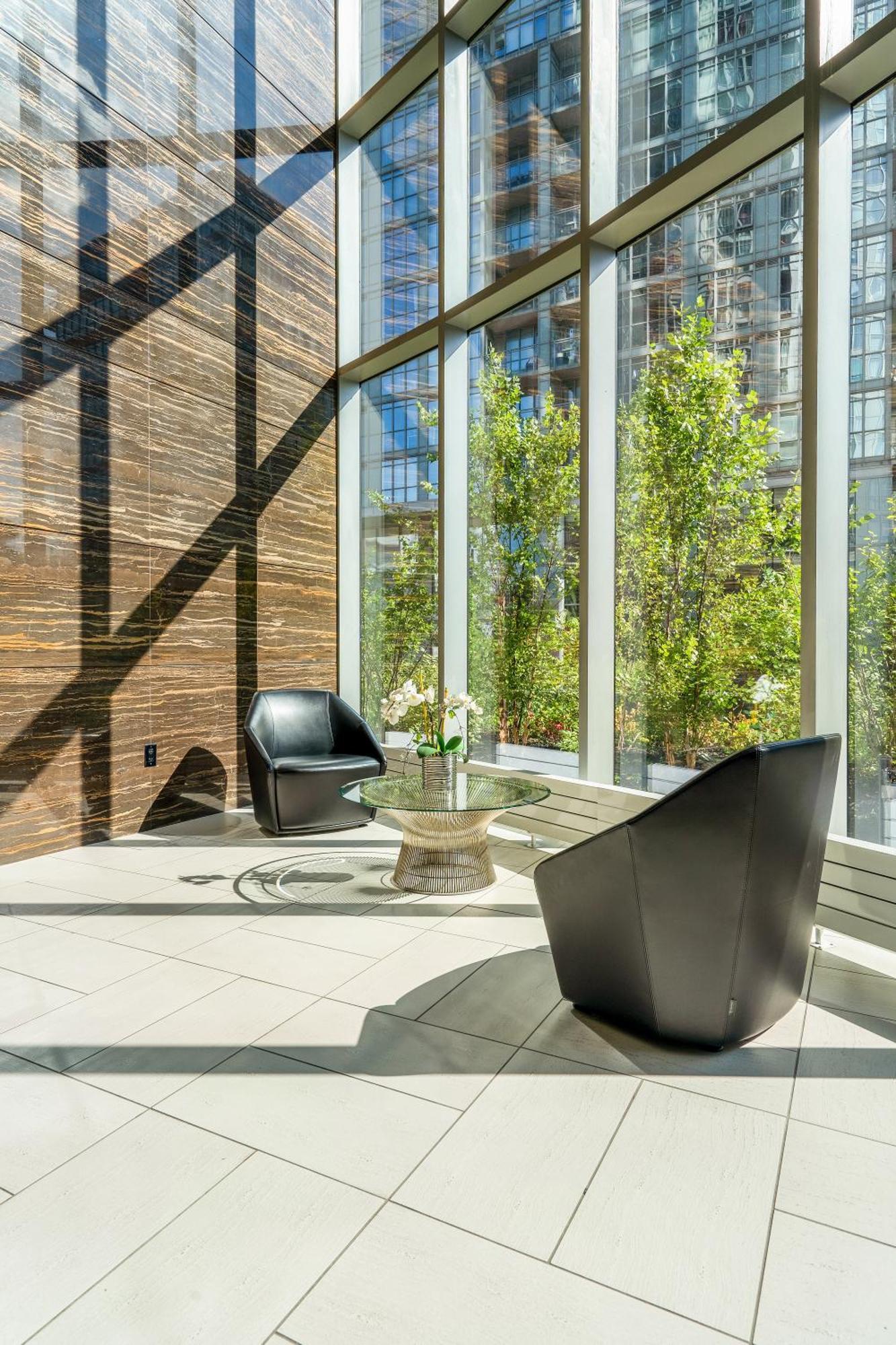 Exquisite By Cn Tower With Parking Apartment Toronto
