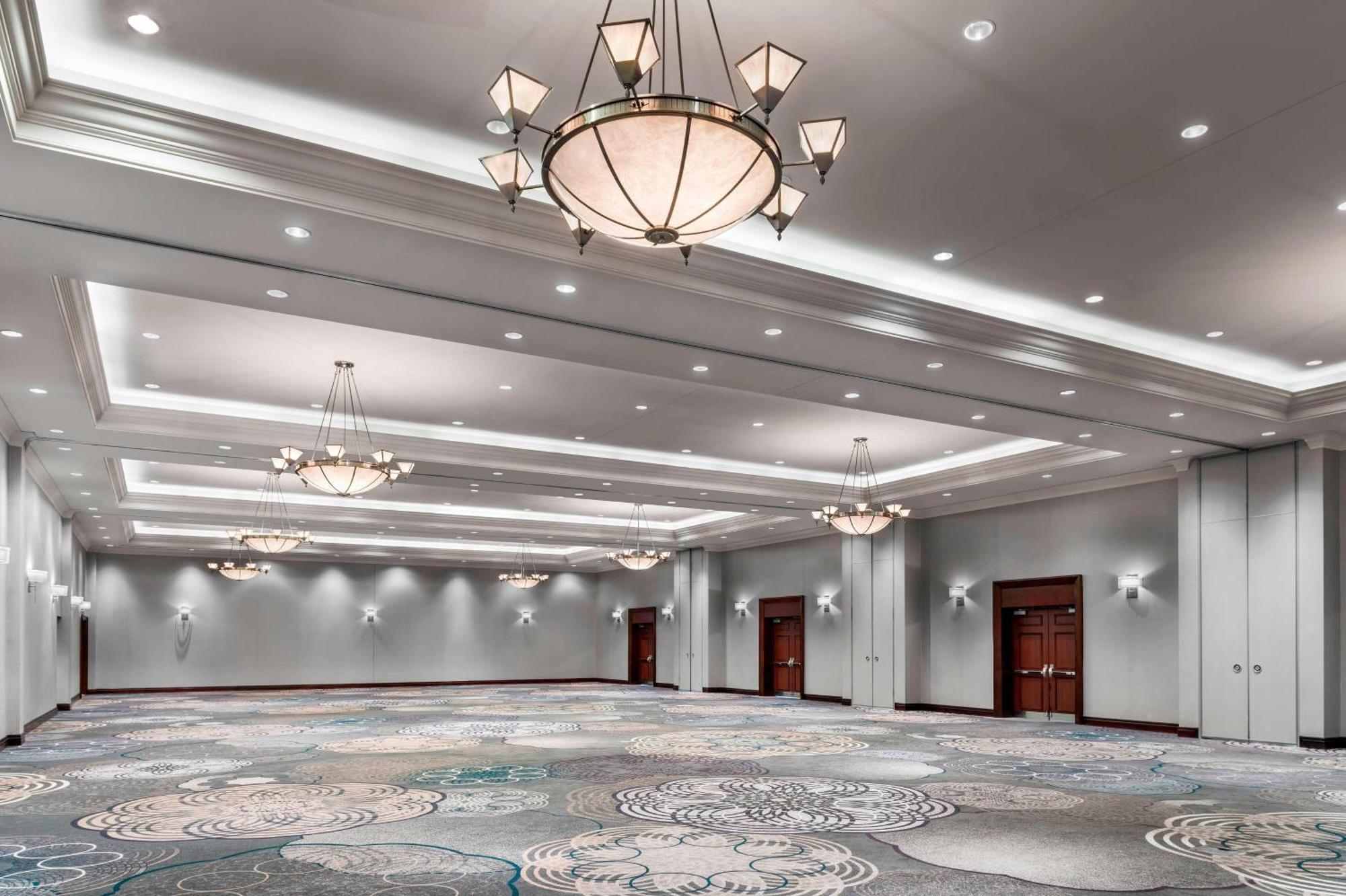 Hotel Sheraton Airport & Conference Centre 4*