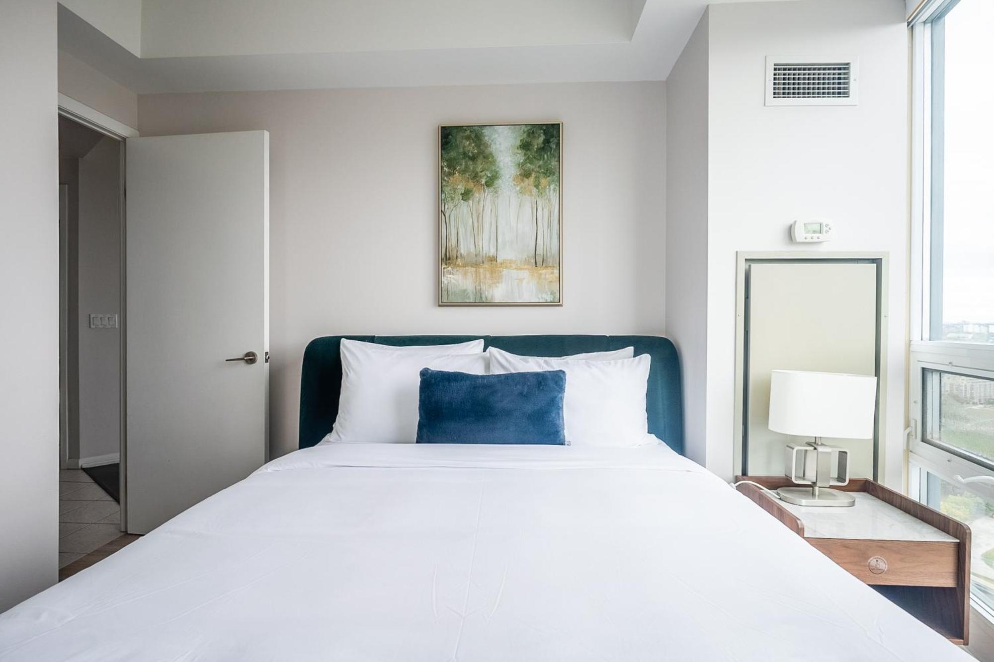 Rivetstays- The Neptune I Toronto