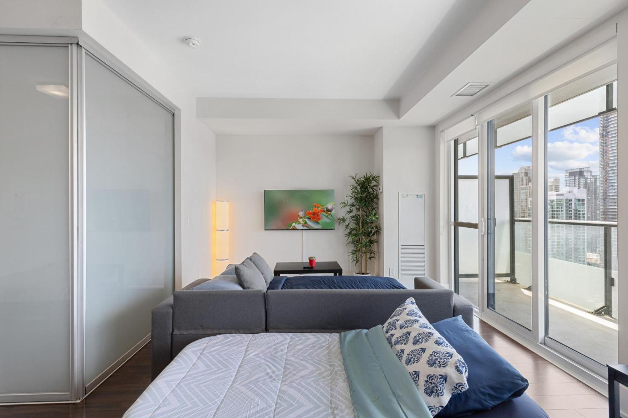 Executive Suite-lakeview-free Parking Aparthotel Toronto