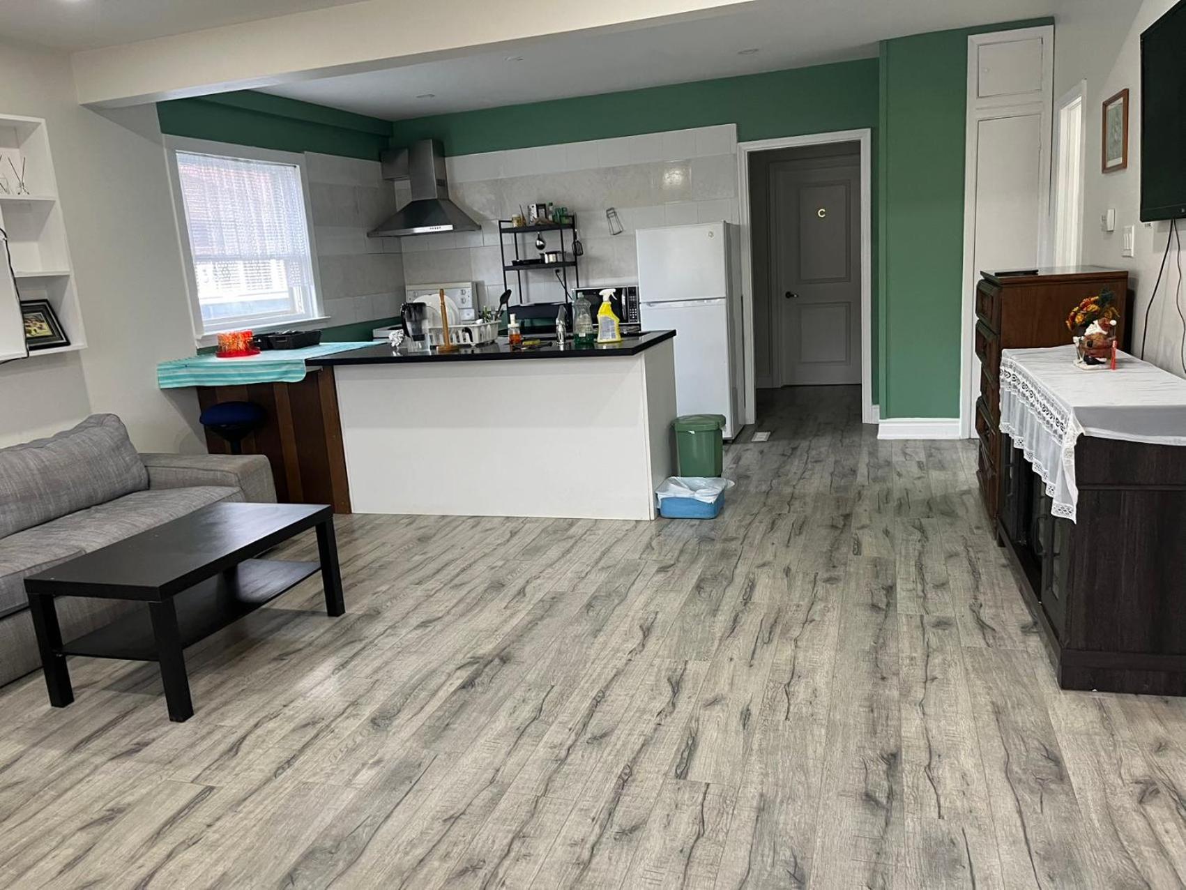 Queen Comfort Close To Finch Station & Shopping Guest house *