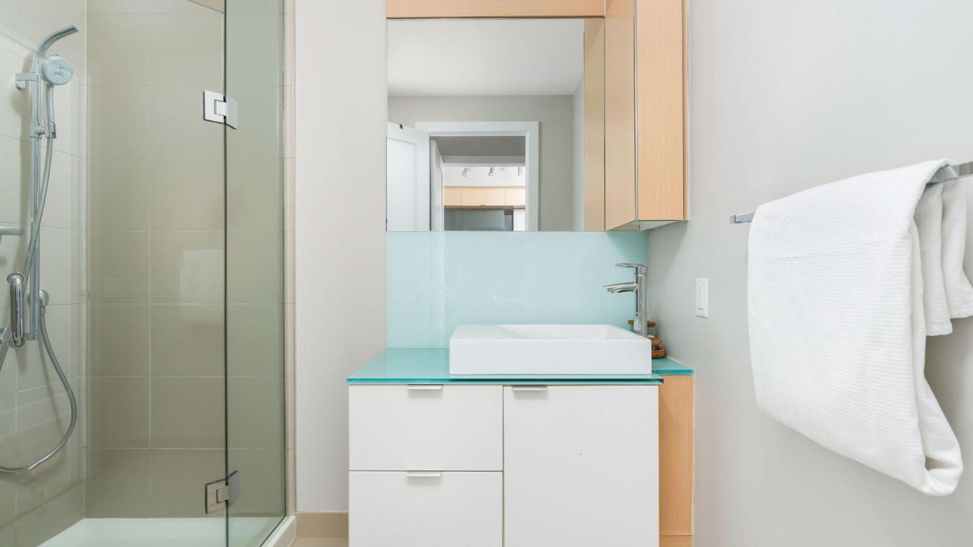Aparthotel 2bedroom Cn Tower And Water Views - Free Parking - Rooftop Pool Toronto
