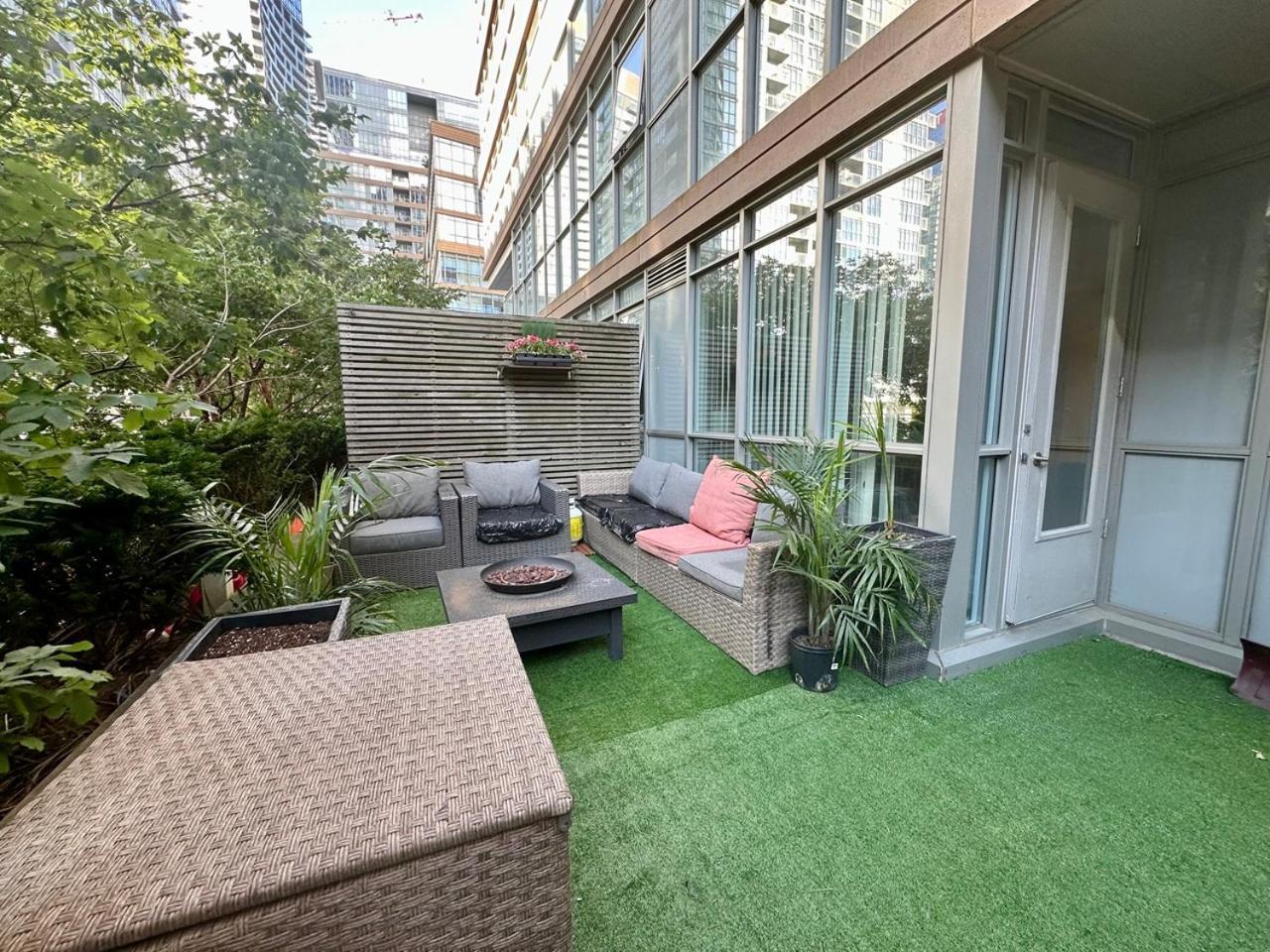 Cozy 1bdrm With Bunk Bed Sofabed With Terrace & Parking Toronto