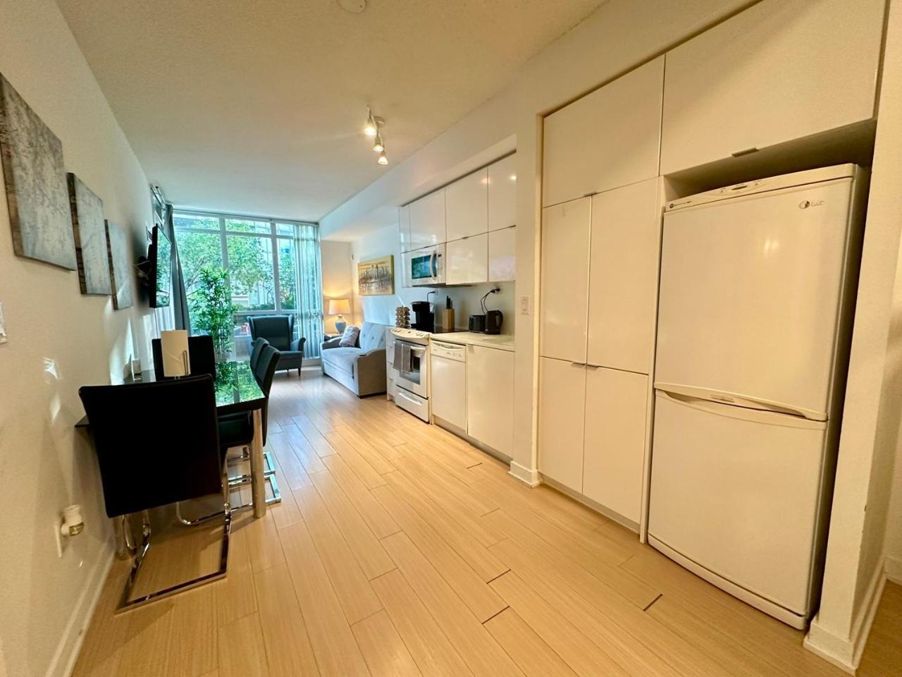 Cozy 1bdrm With Bunk Bed Sofabed With Terrace & Parking Apartment Toronto