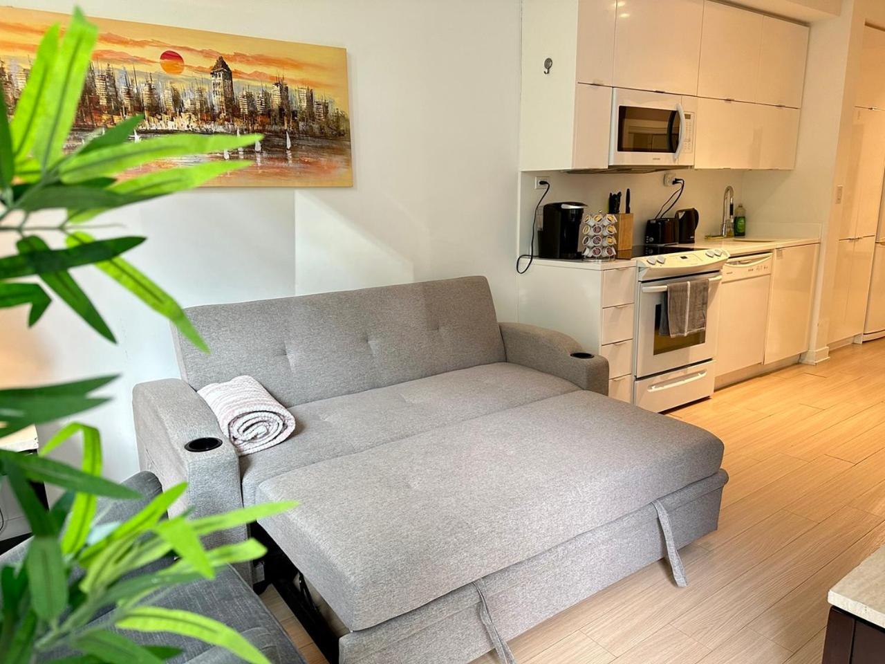 Cozy 1bdrm With Bunk Bed Sofabed With Terrace & Parking * Toronto
