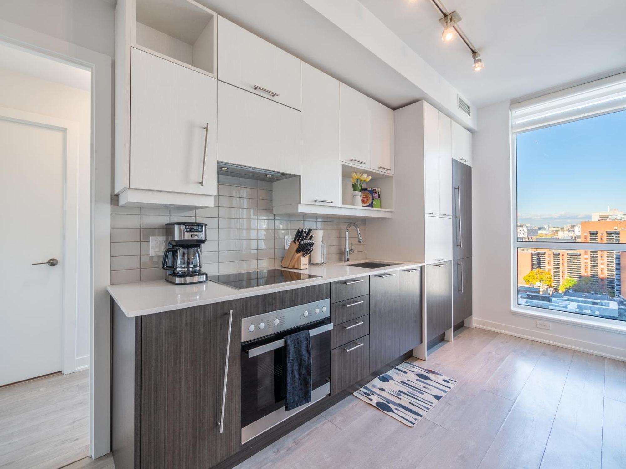 Parc - Entertainment District Apartment *