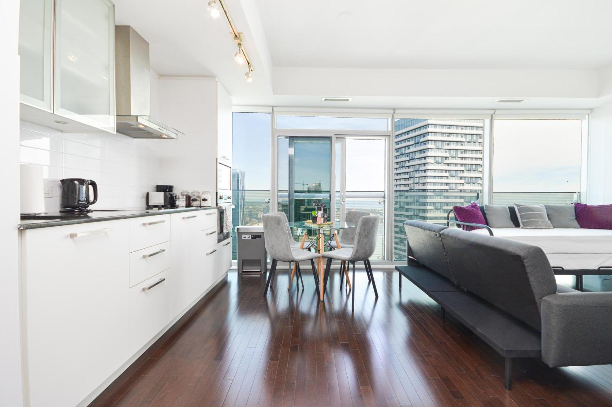 Downtown Apartment *