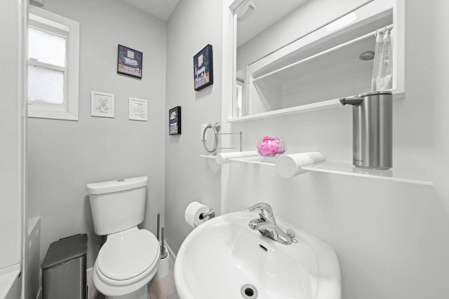 Private Cozy With Free Parking Guest house *