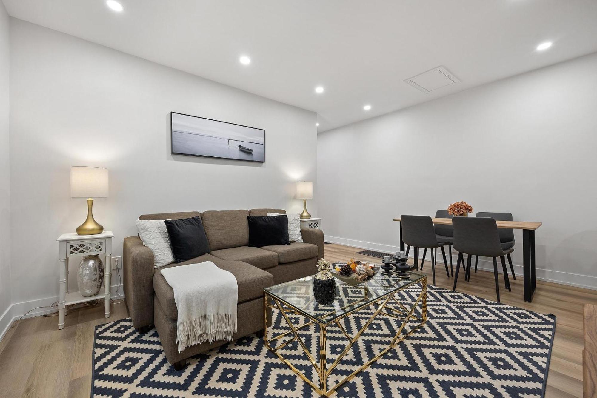 Private House With Parking & Steps To Subway Toronto