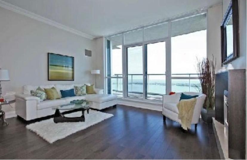 Apartment Million Dollar Lake-view - Harbourfront Spacious 2 Bedroom- 2 Bathroom Across The Lake With Stunning Lake View With Free Parking! *