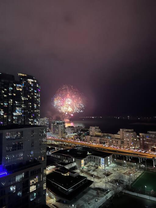 Apartment Sky Living Awesome Lake And City View