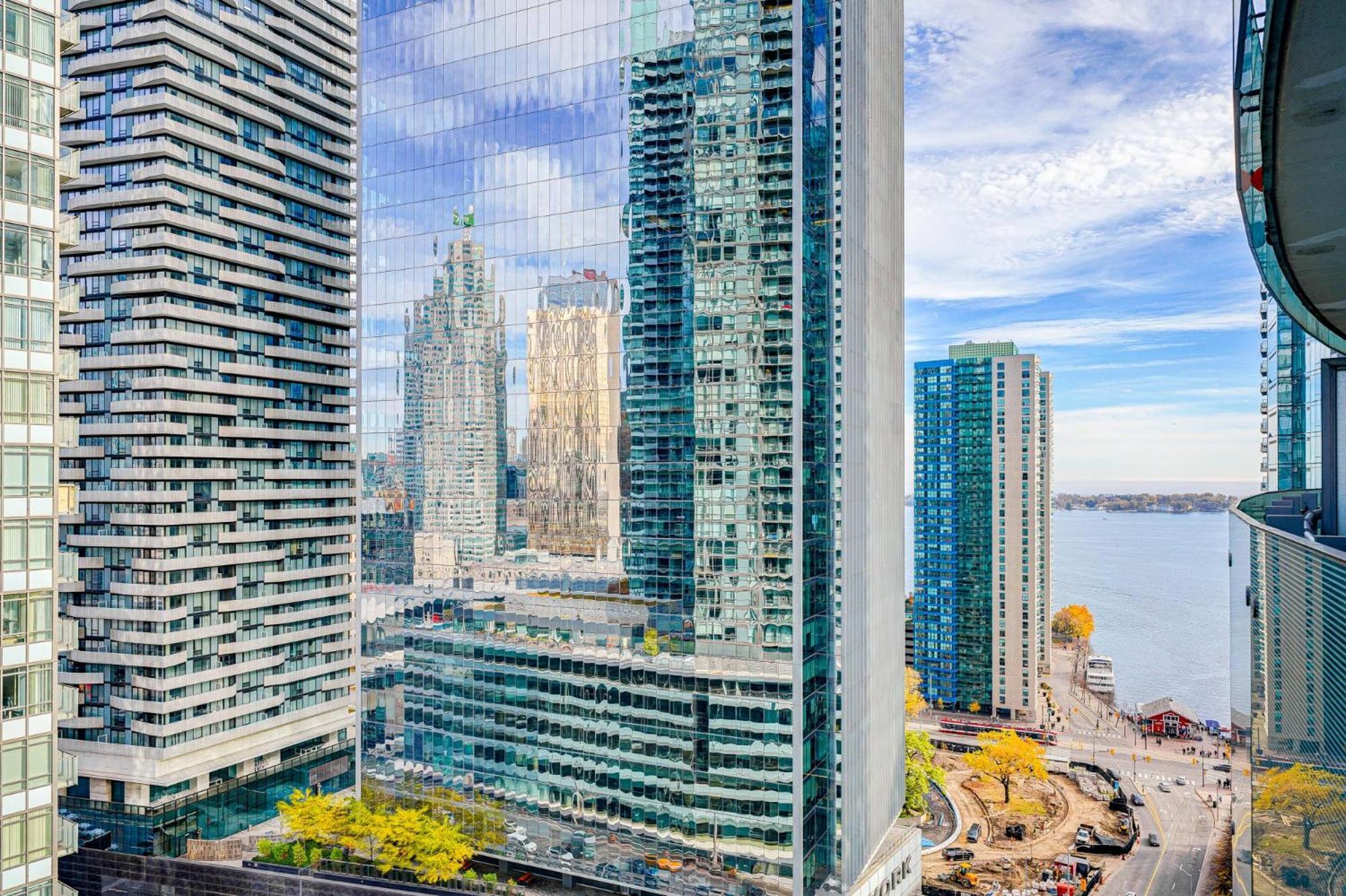 Apartment Downtown View! *