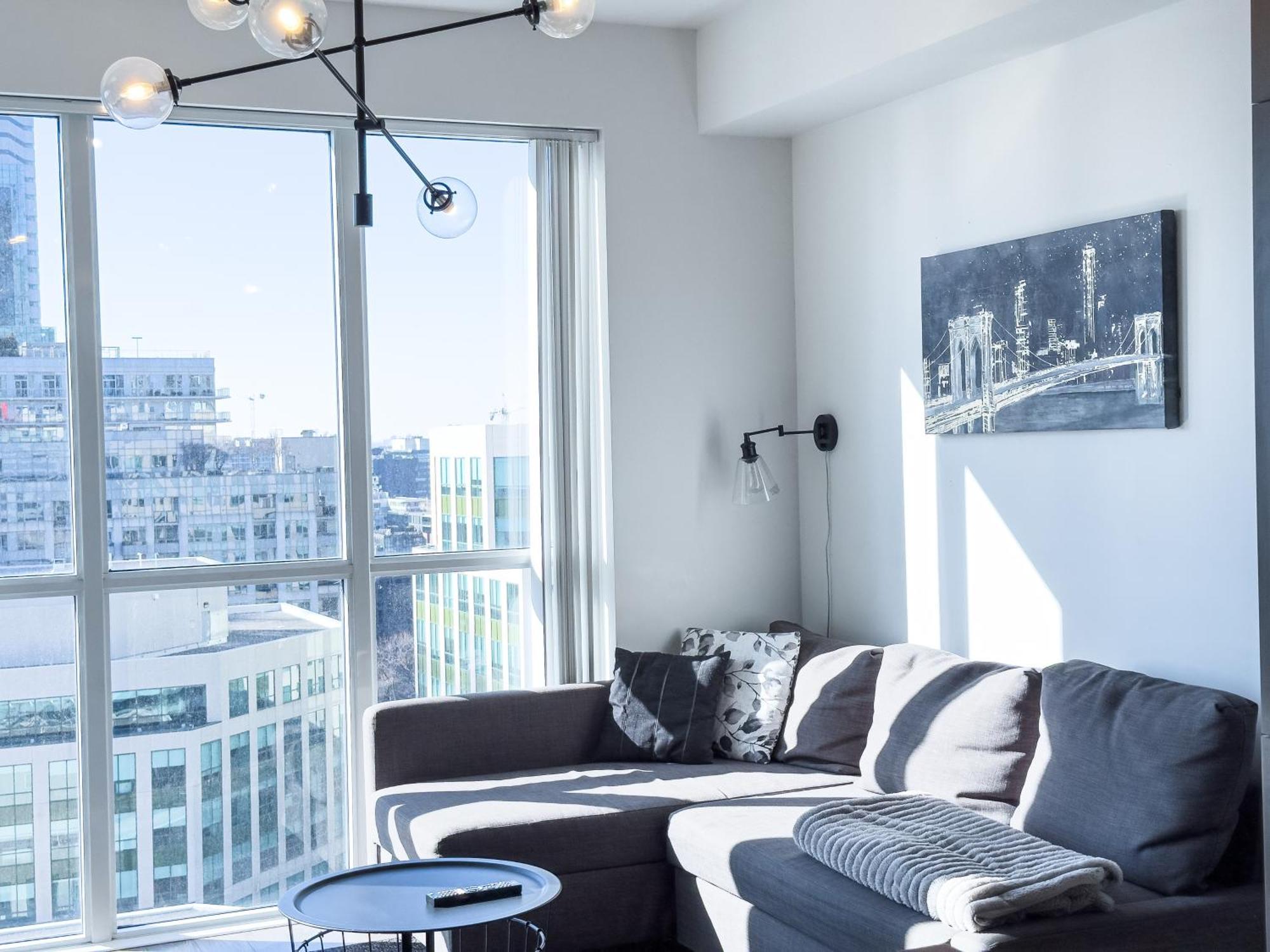 Lux 300 Front Cn Tower View & Free Parking Toronto