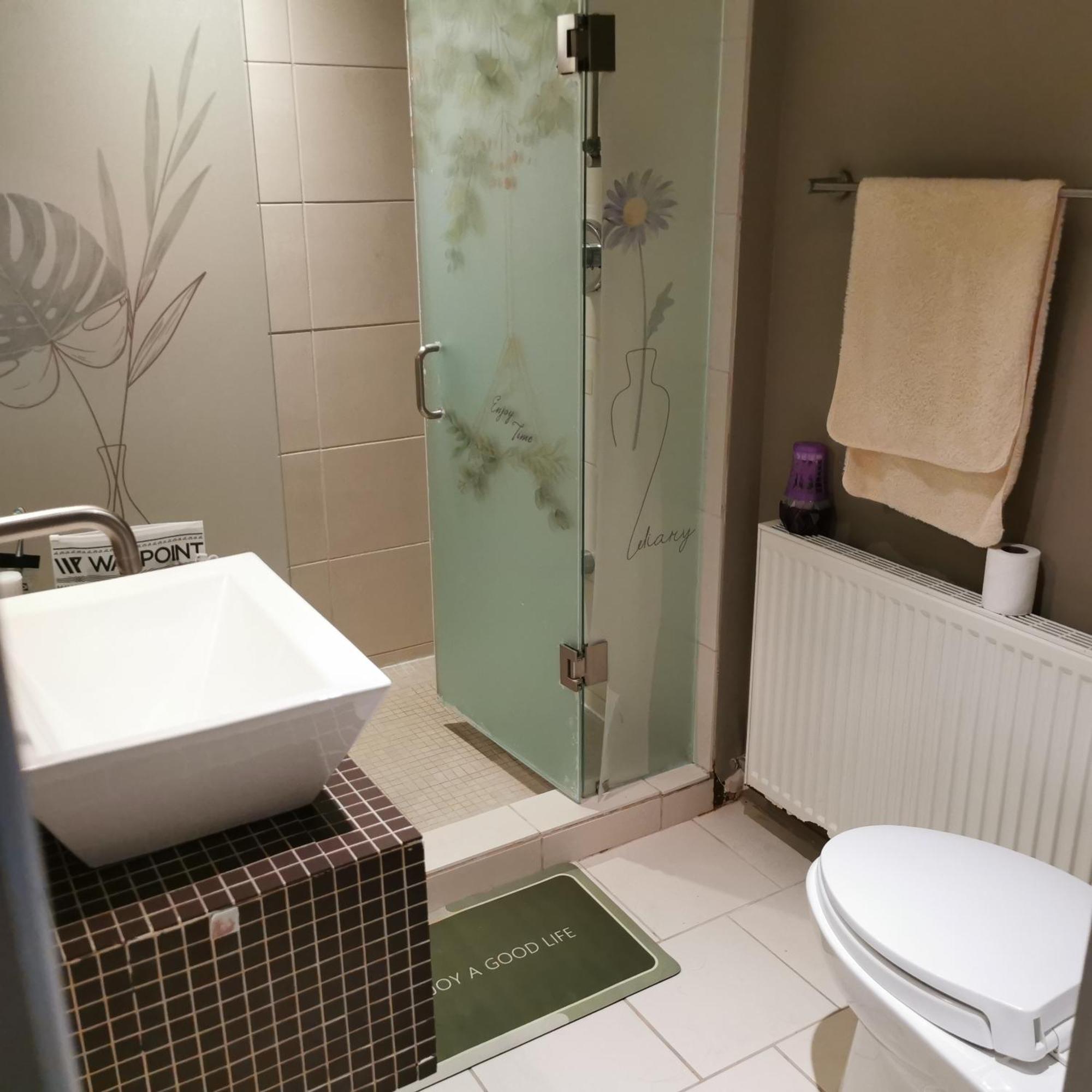 Homestay Spacious In Midtown *