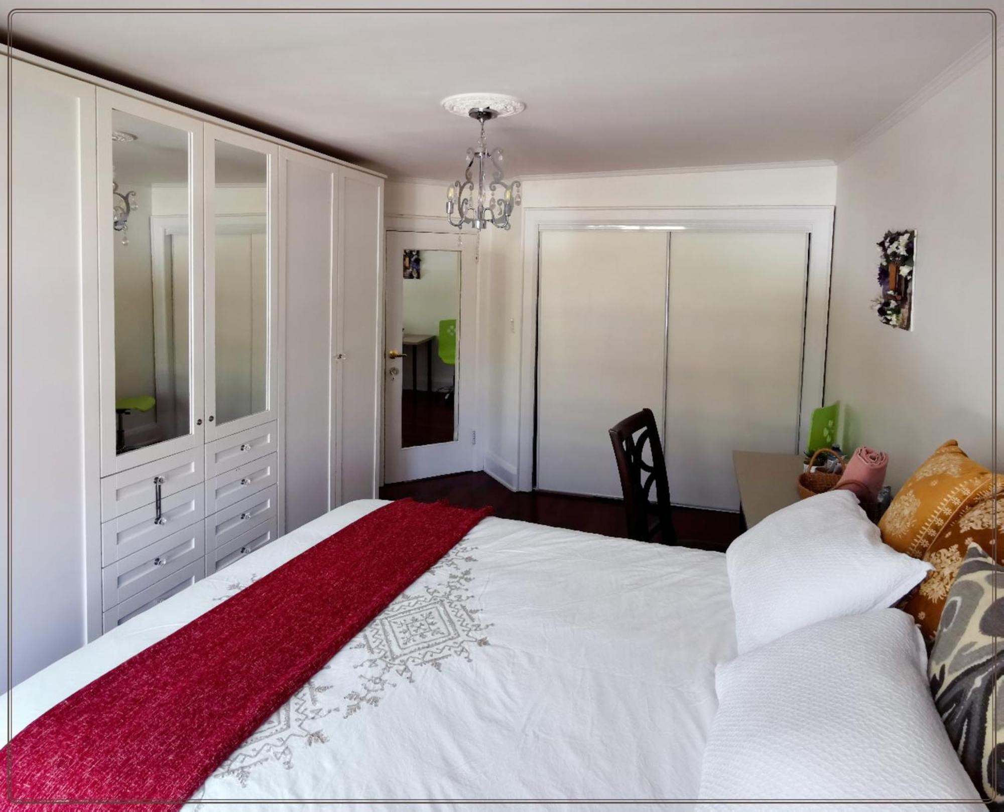 Spacious In Midtown