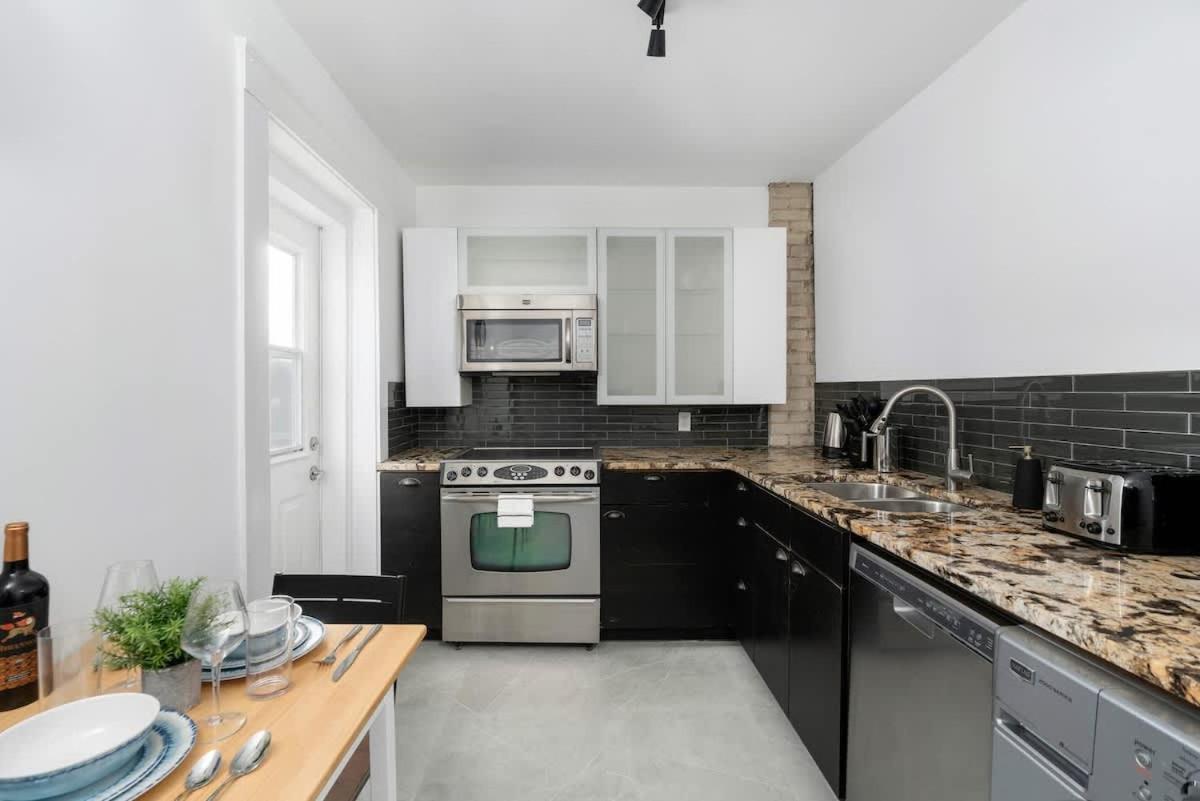 Holiday home 1br Near Queen West *