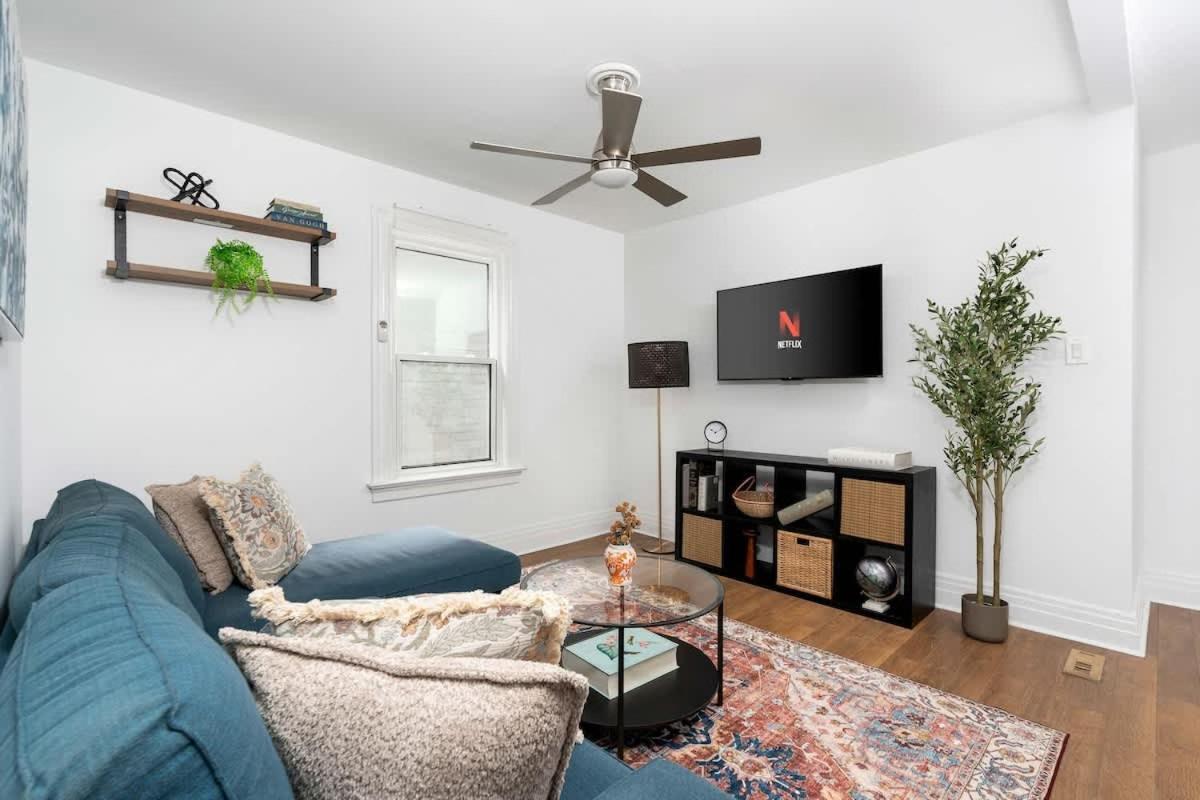 1br Near Queen West *