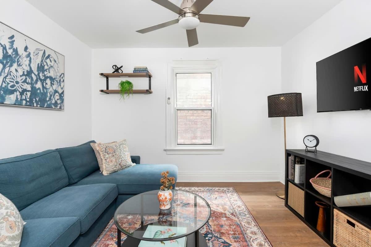 1br Near Queen West * Toronto