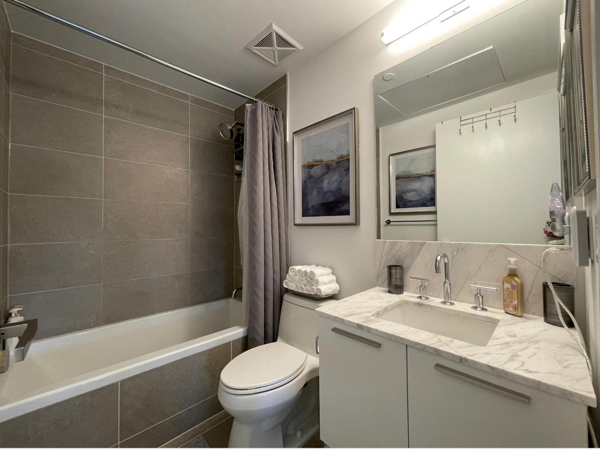 Apartment Bloor & Yonge Luxury