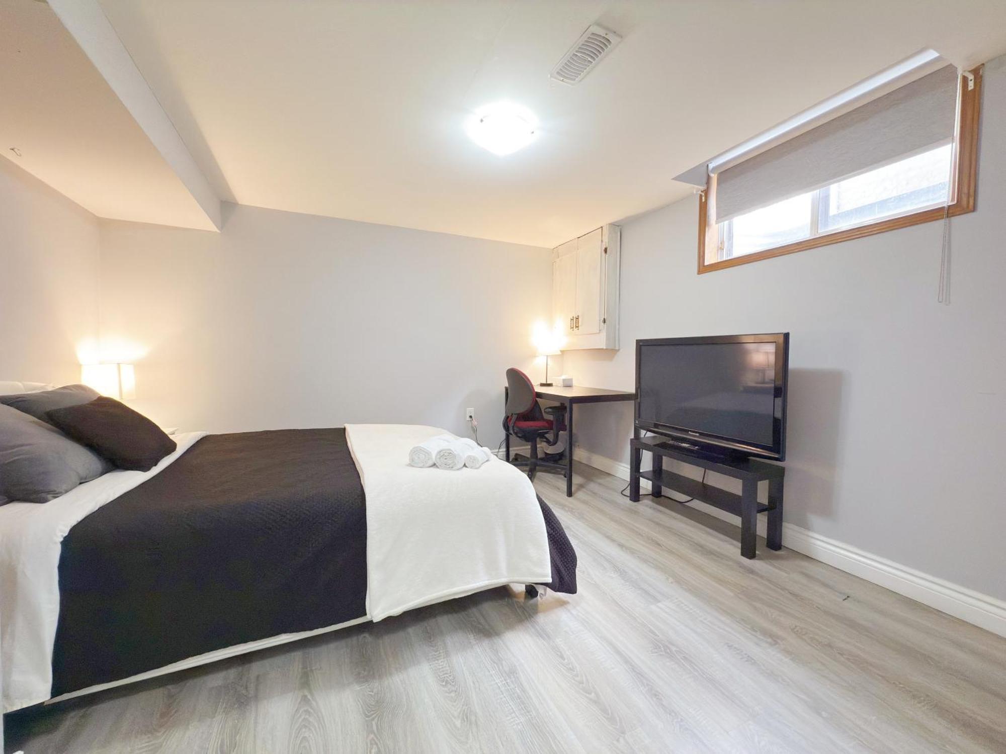 Guest house Simple & Budget Close To Utsc & Centennial Toronto