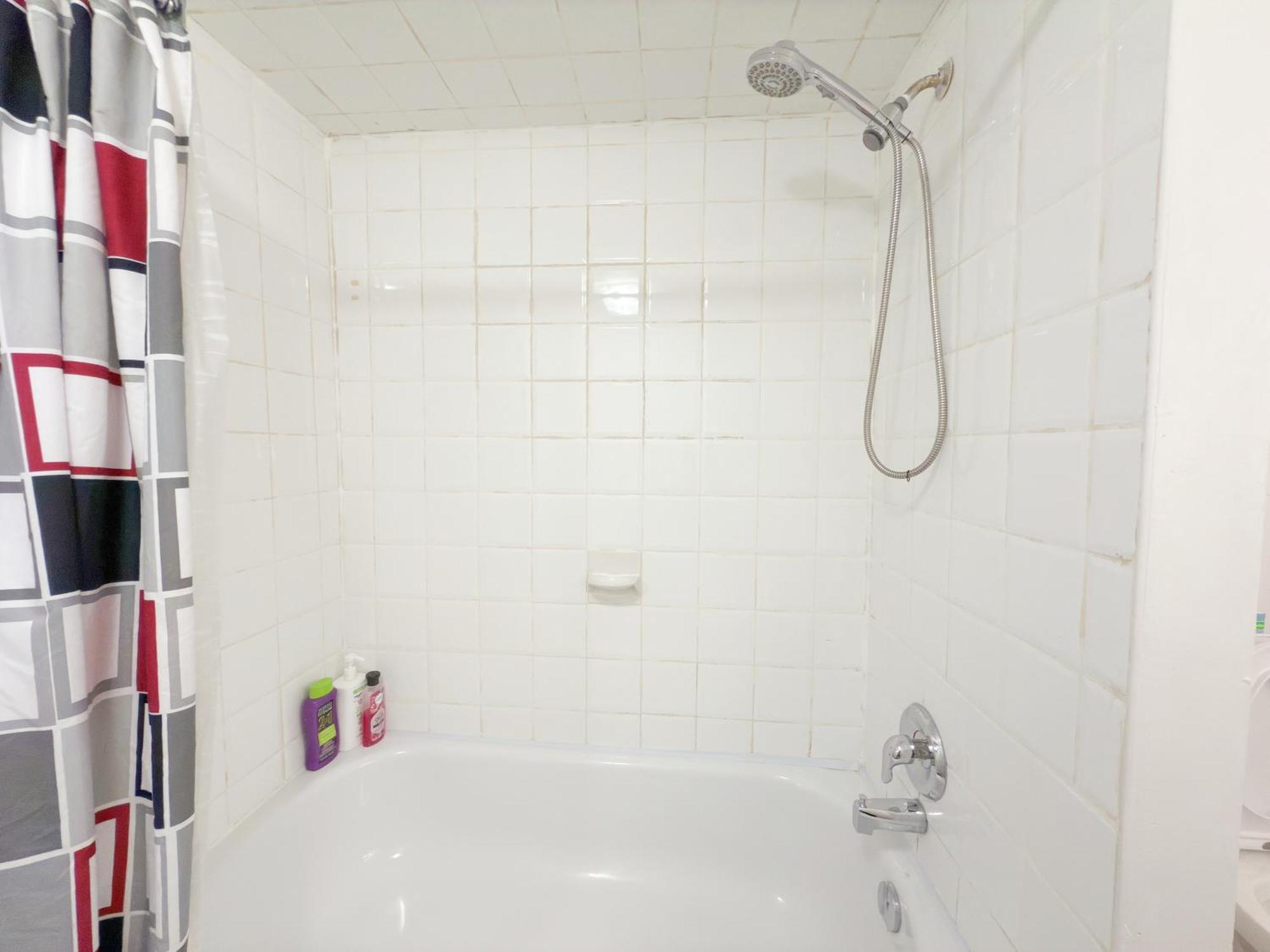 Simple & Budget Close To Utsc & Centennial Guest house Toronto
