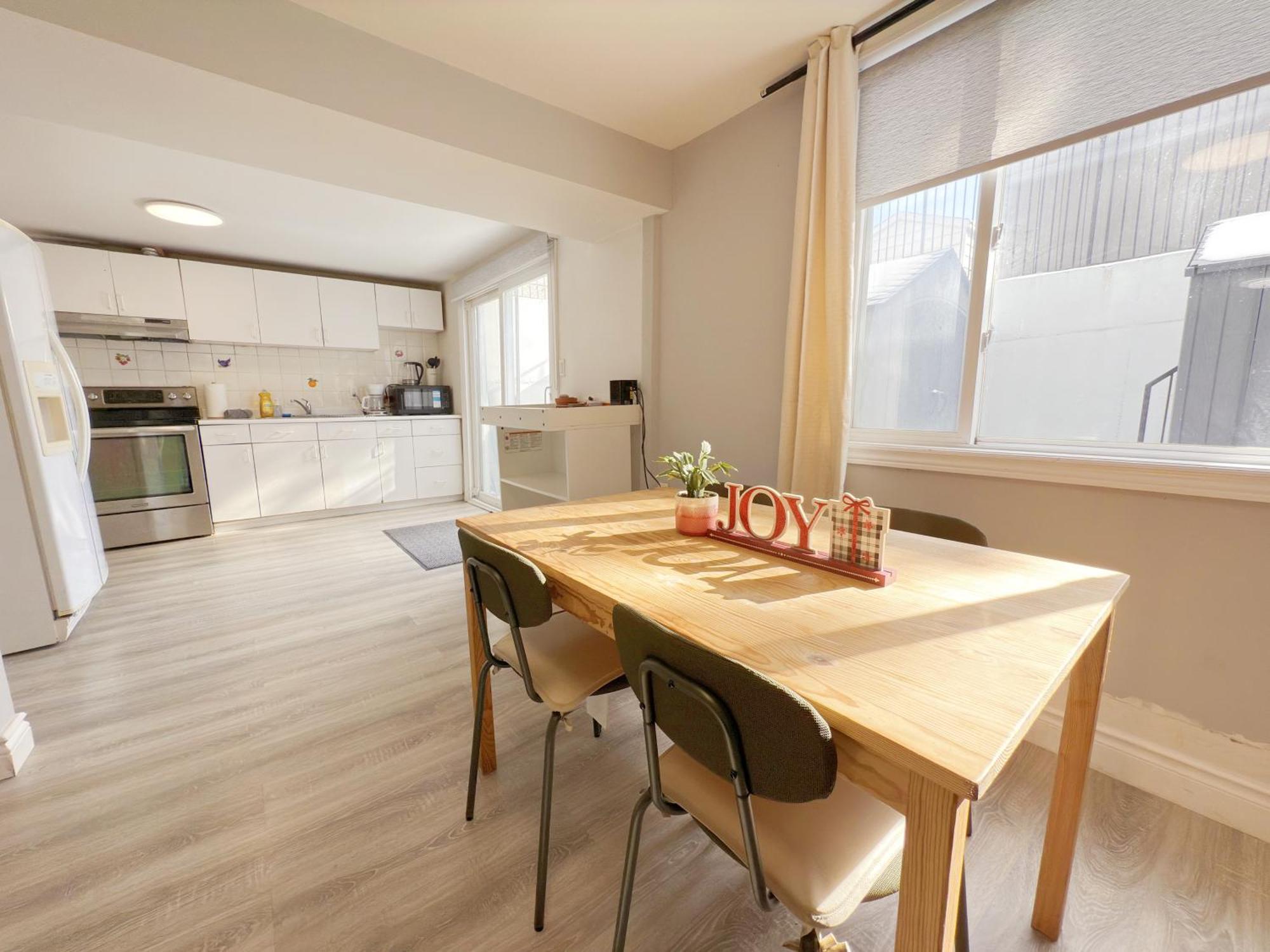 Guest house Simple & Budget Close To Utsc & Centennial Toronto