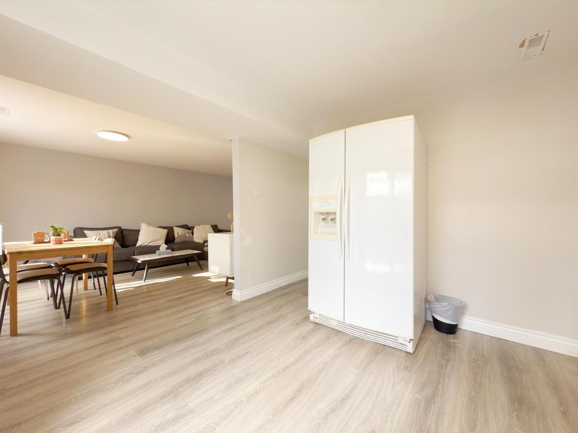 Guest house Simple & Budget Close To Utsc & Centennial