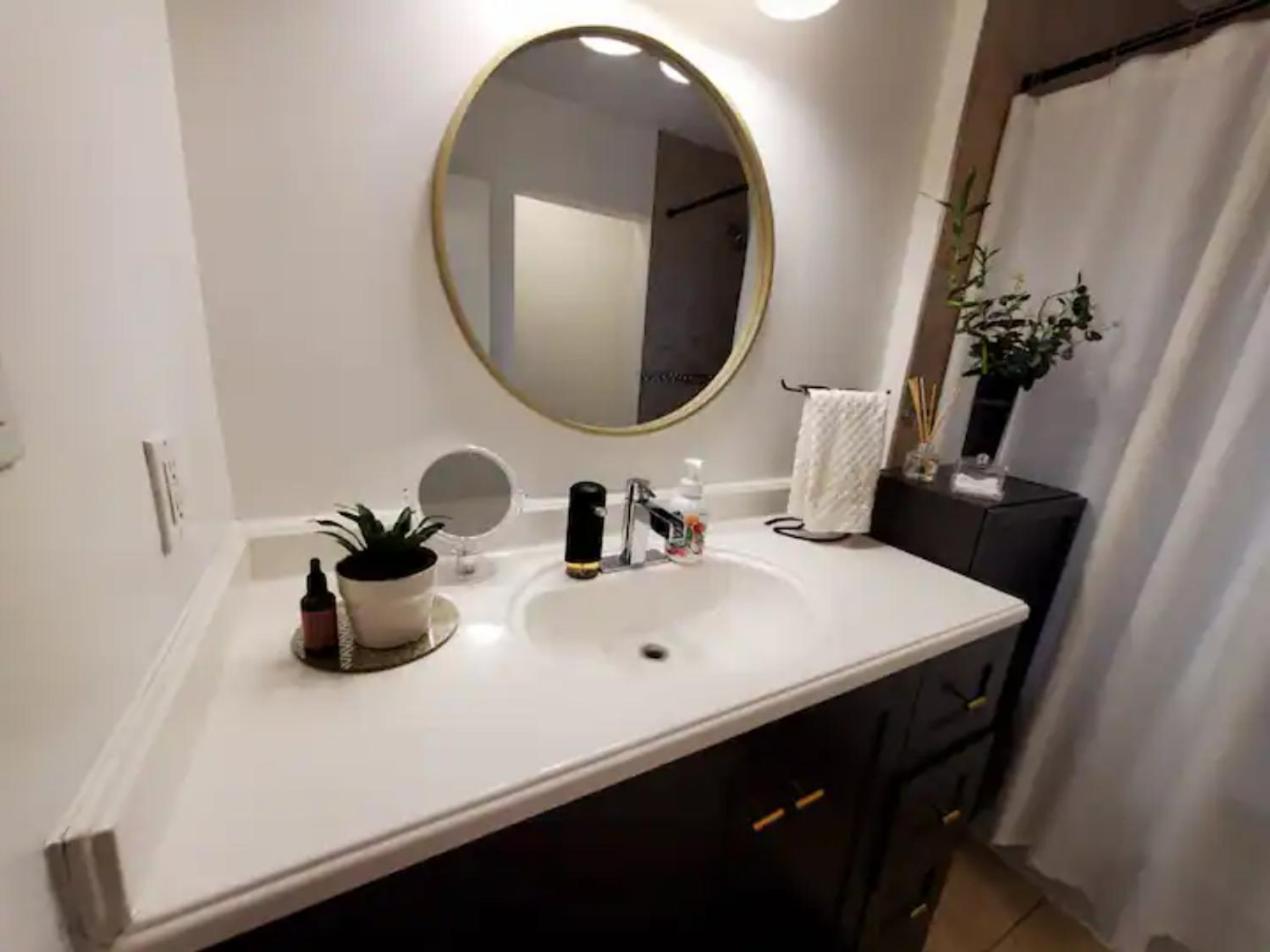 Modern East York Retreat 20 Mins To Dt * Toronto