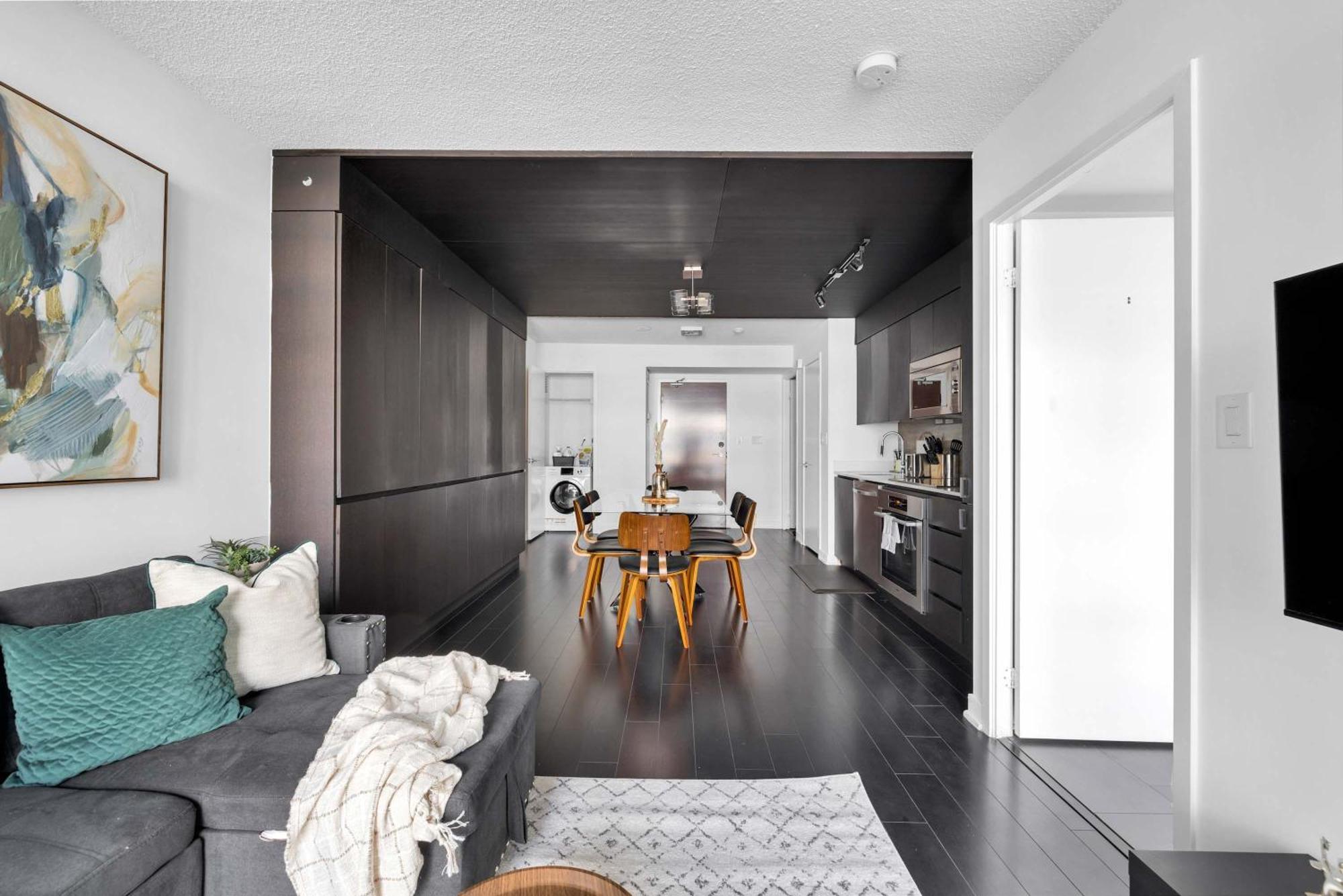 Apartment Prime Location Rogers Centre Sleeps 6 Parking *