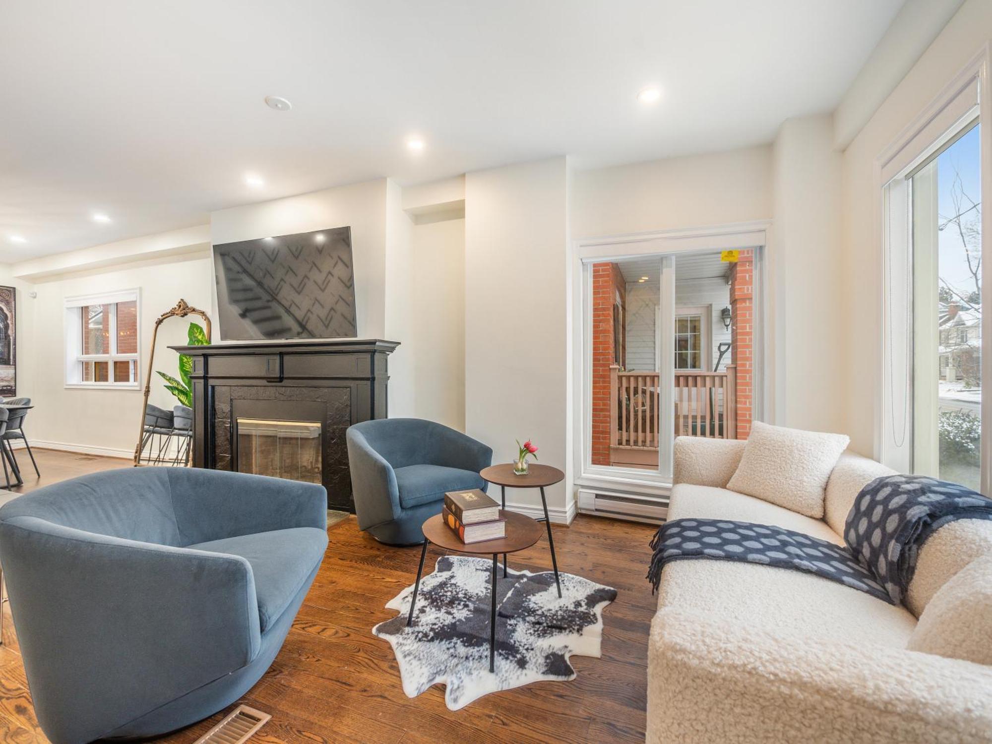 Apartment Designer 3br & 2wr Townhouse *