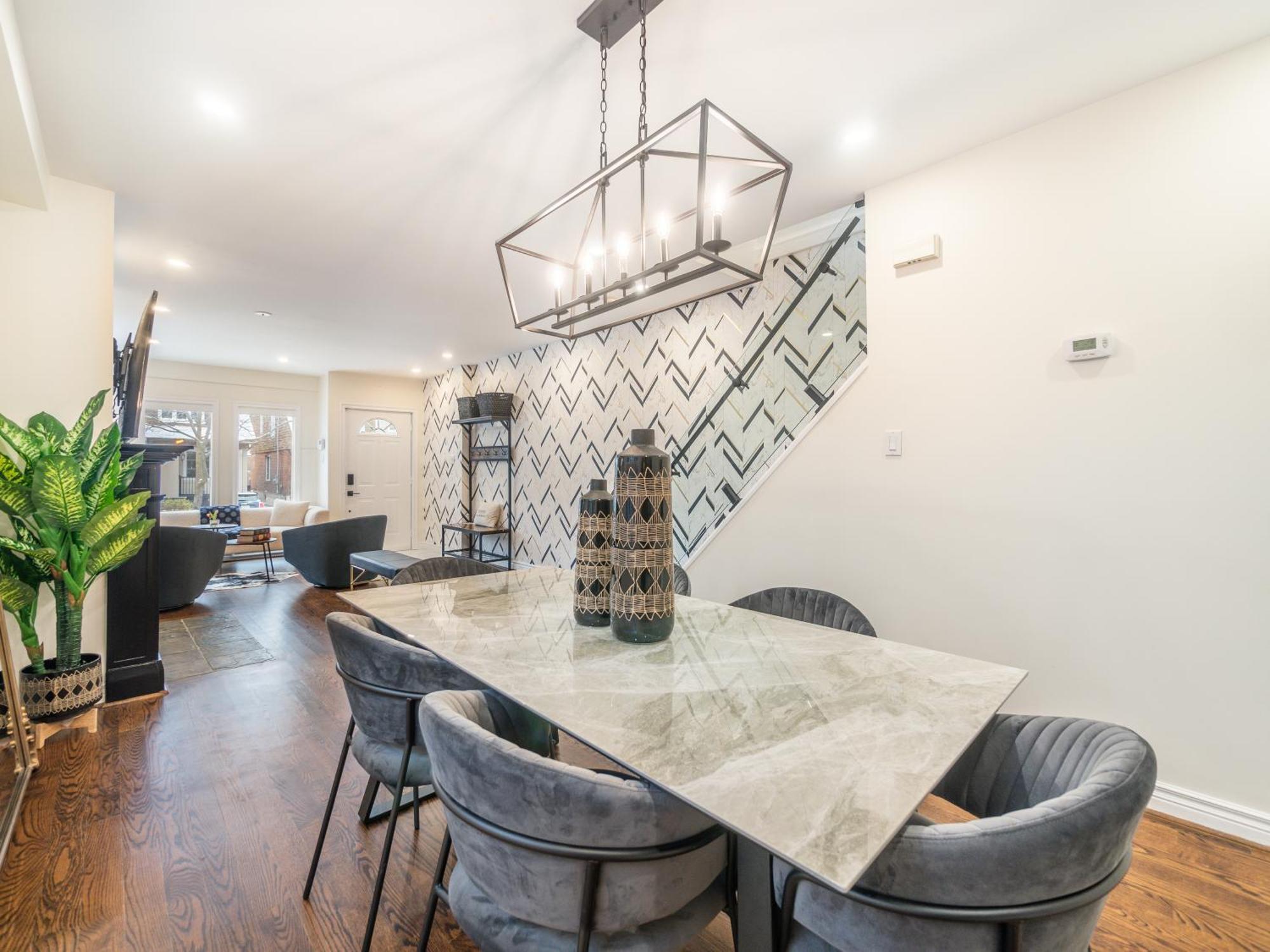 Apartment Designer 3br & 2wr Townhouse *