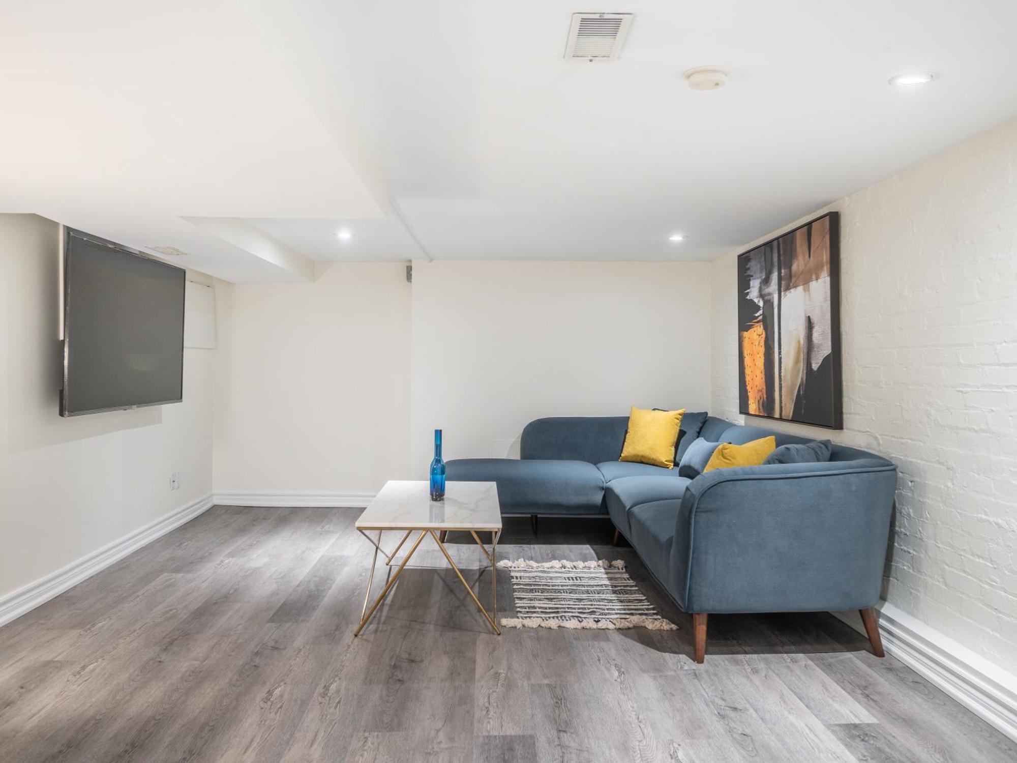 Designer 3br & 2wr Townhouse Apartment Toronto