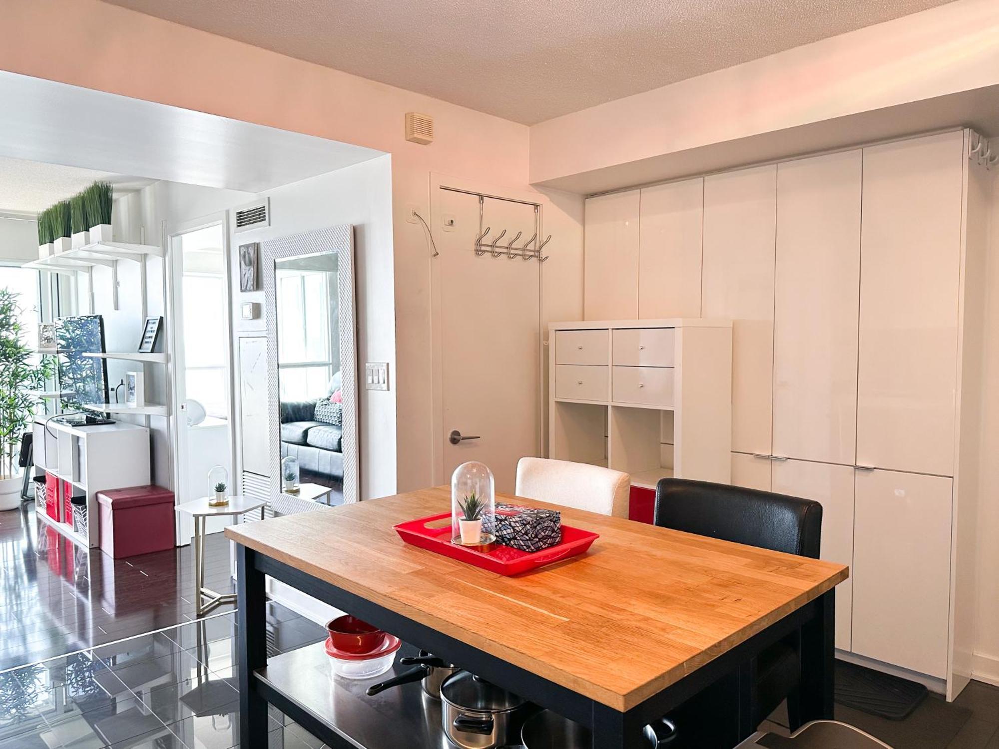 Comfy 2 Beds Lakeview Cn Tower Free Parking *