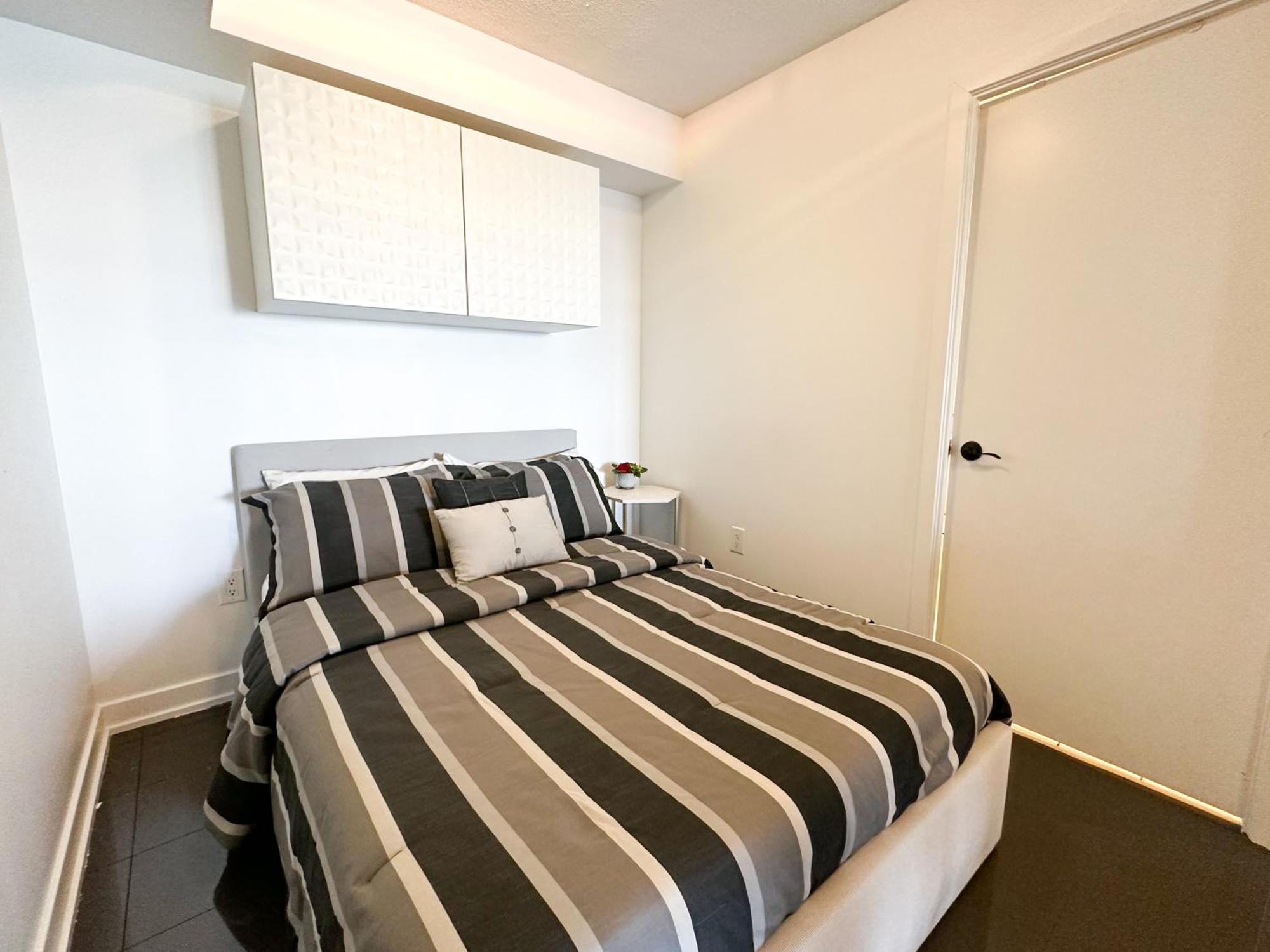 Comfy 2 Beds Lakeview Cn Tower Free Parking Toronto