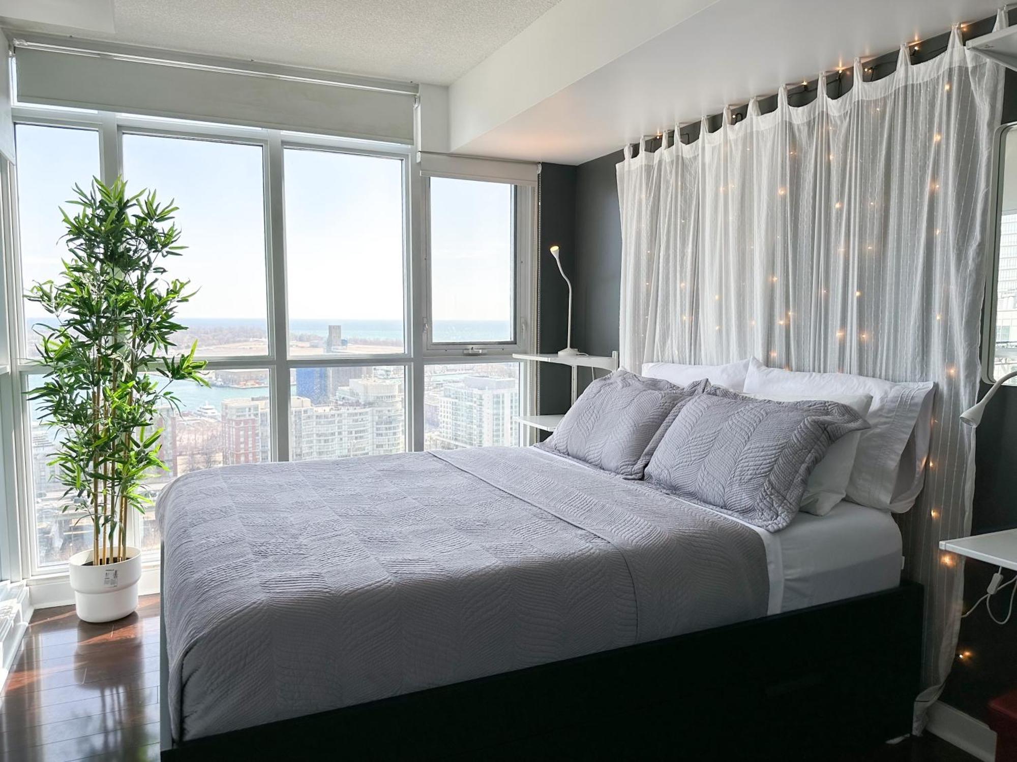 Comfy 2 Beds Lakeview Cn Tower Free Parking Apartment *
