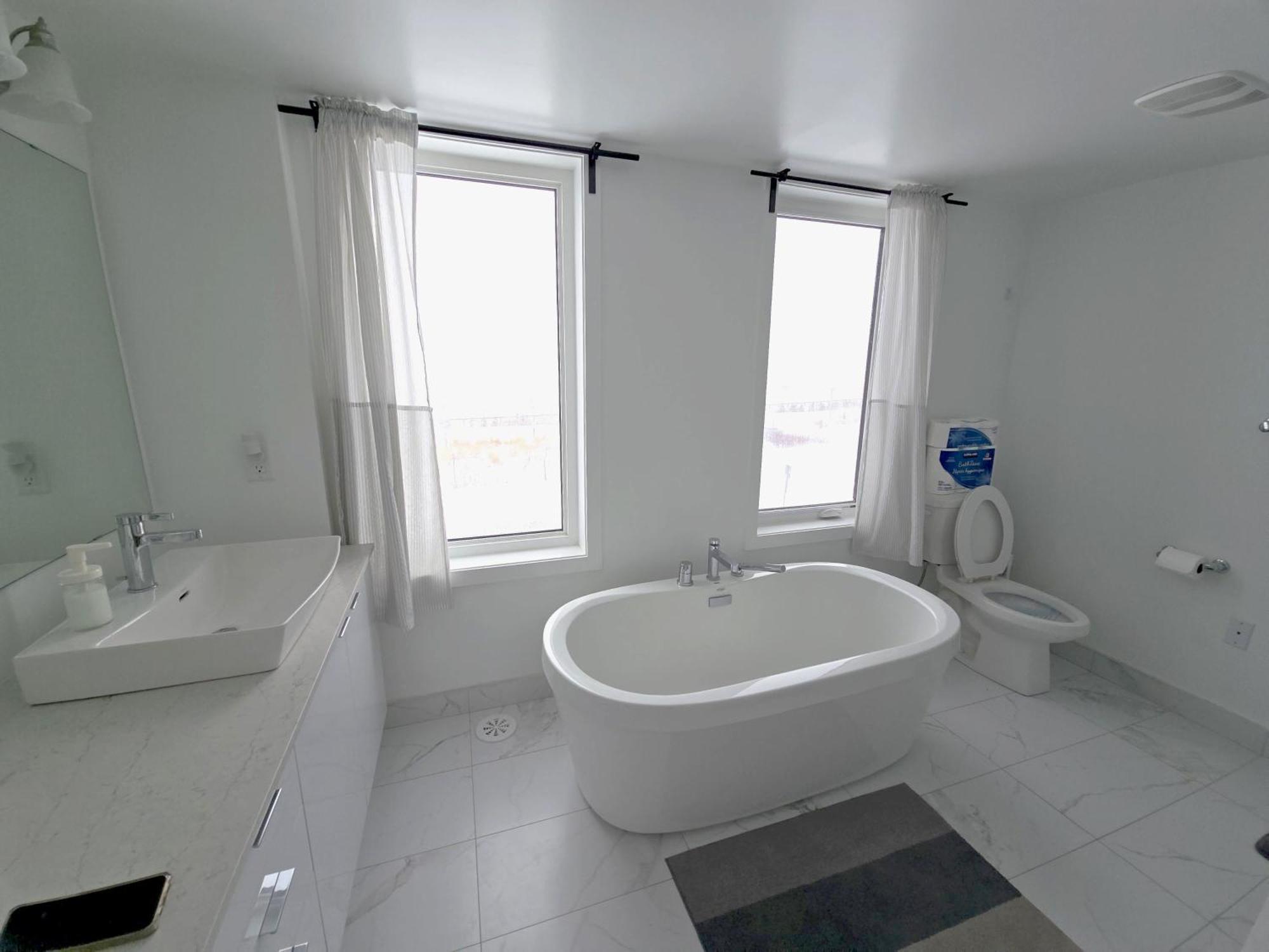 King Bed Tv Private Ensuite Retreat Bathroom Or Economical Double Bed Gasthof