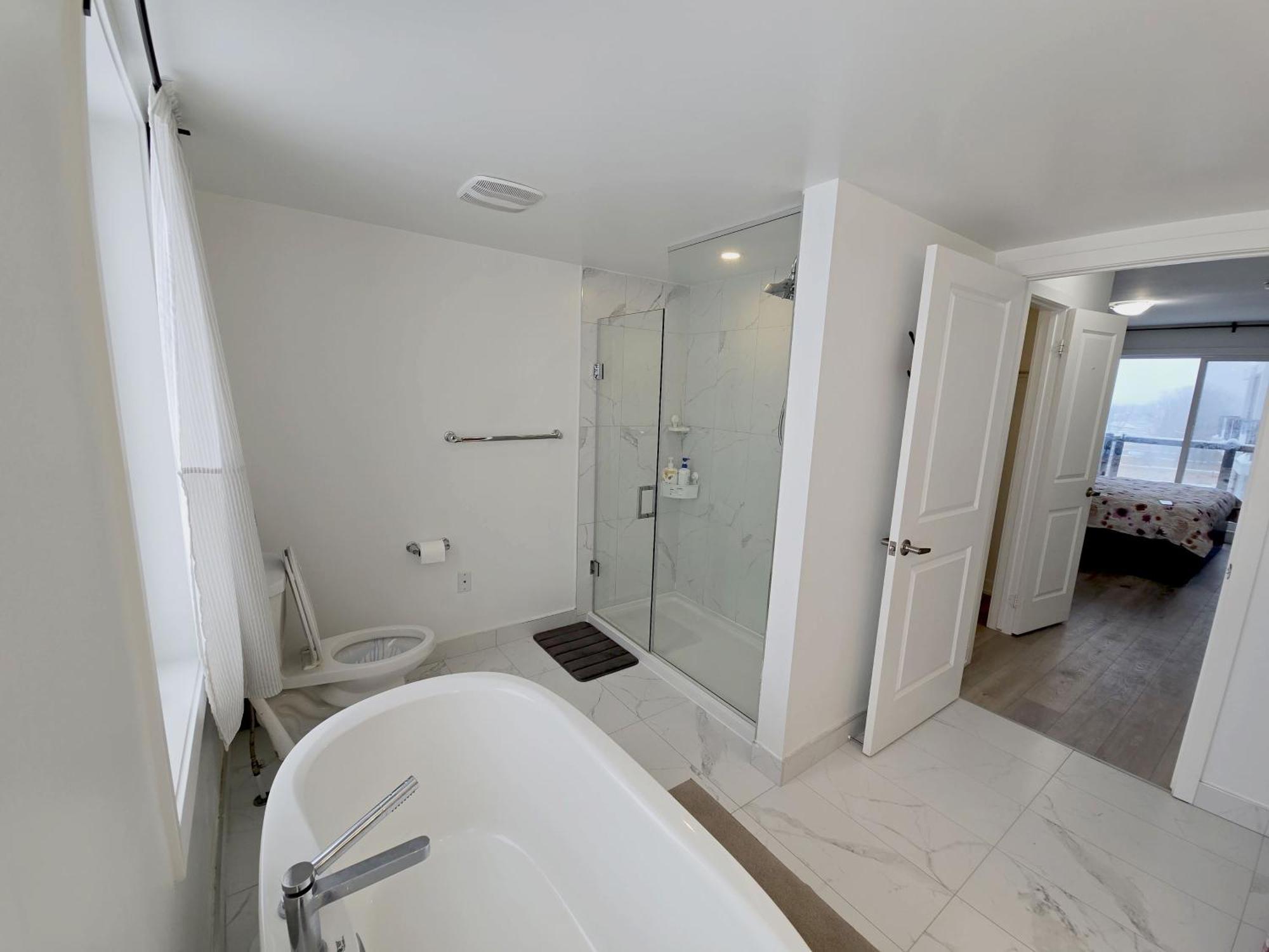 Gasthof King Bed Tv Private Ensuite Retreat Bathroom Or Economical Double Bed