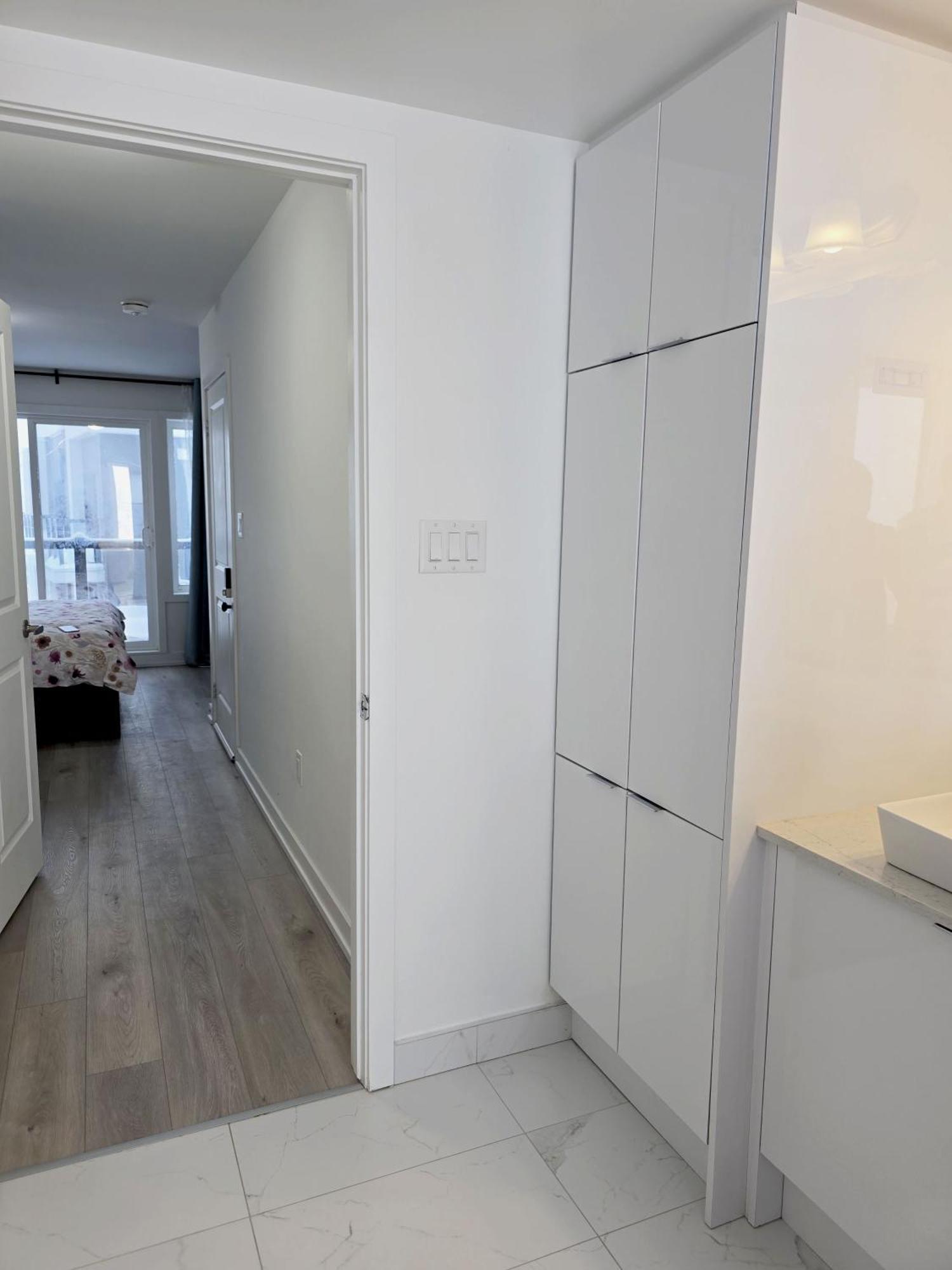 King Bed Tv Private Ensuite Retreat Bathroom Or Economical Double Bed Gasthof *
