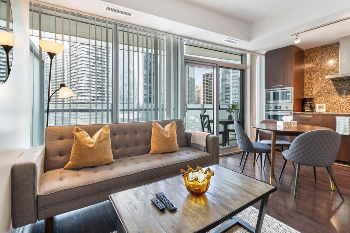 Rustic Dt 1 Bed & Sofabed Apartment Toronto